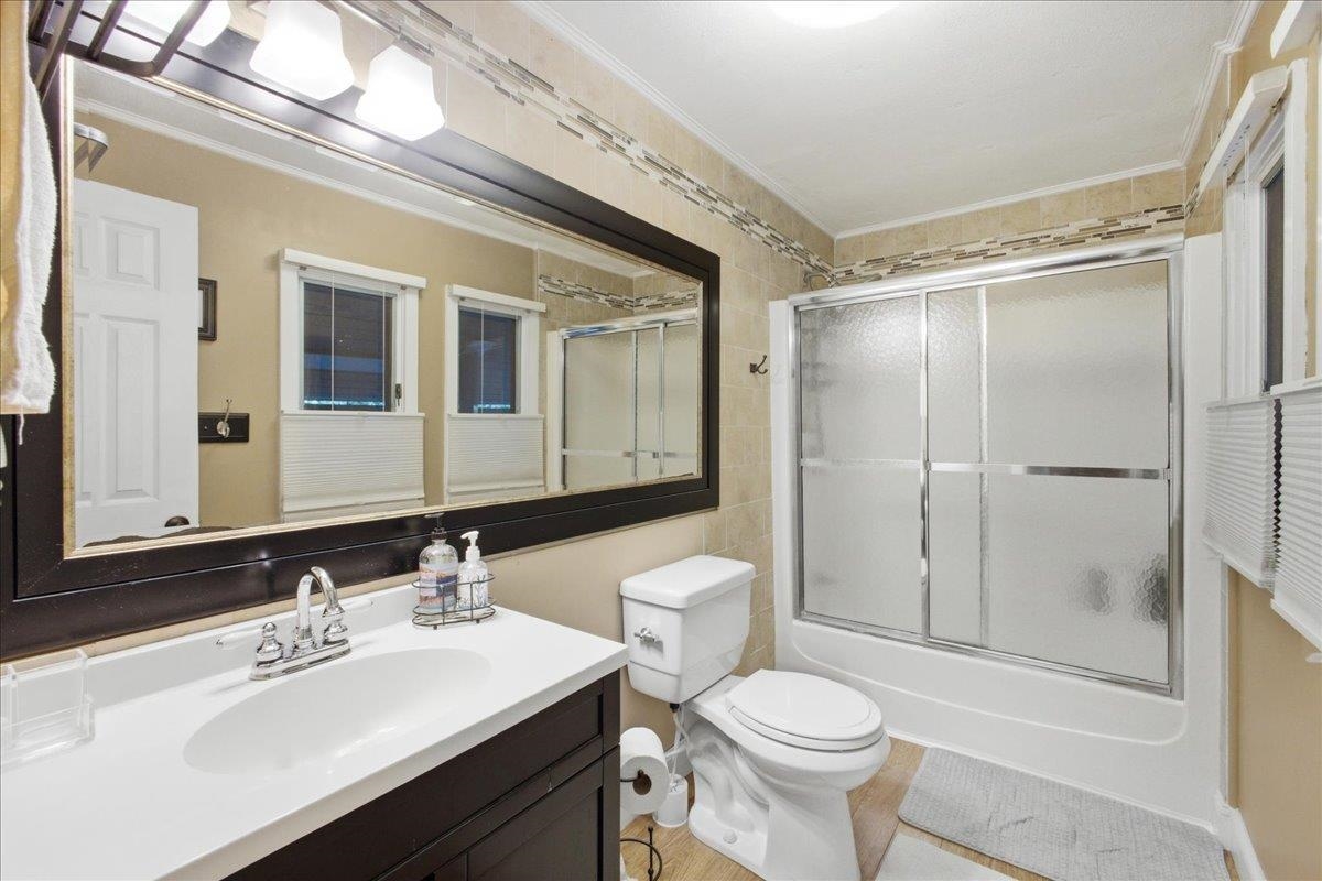 243 Biscayne Heights Property Photo 24