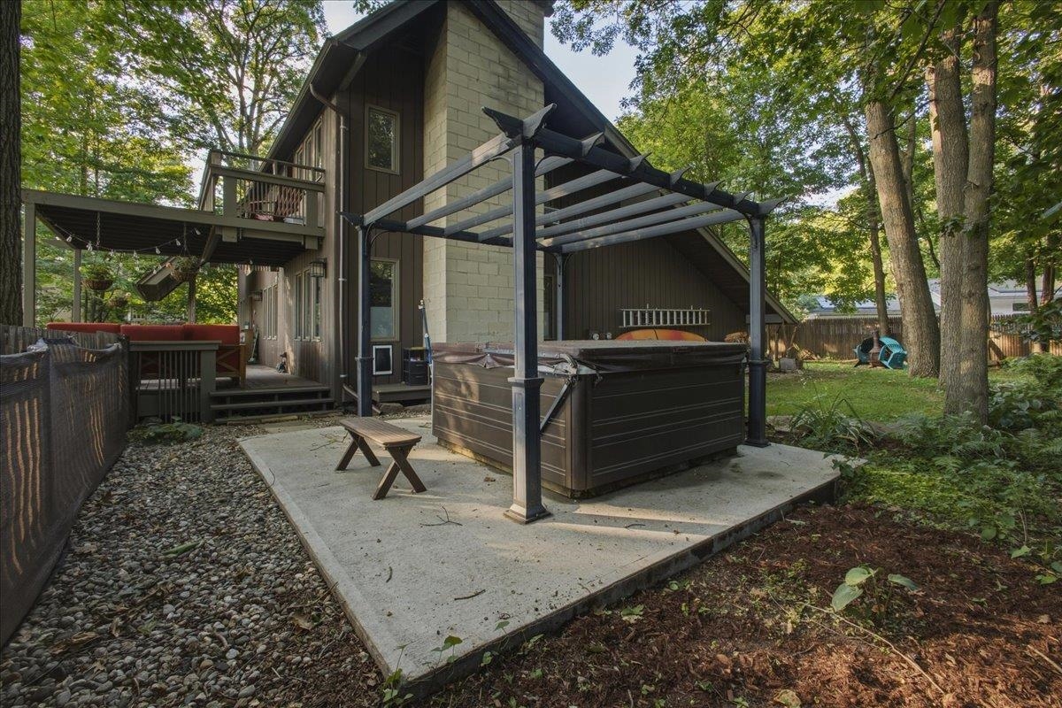 243 Biscayne Heights Property Photo 36