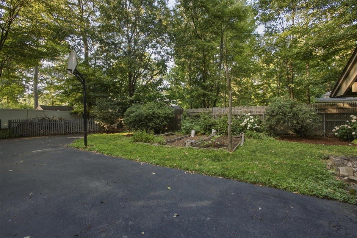 243 Biscayne Heights Property Photo 39
