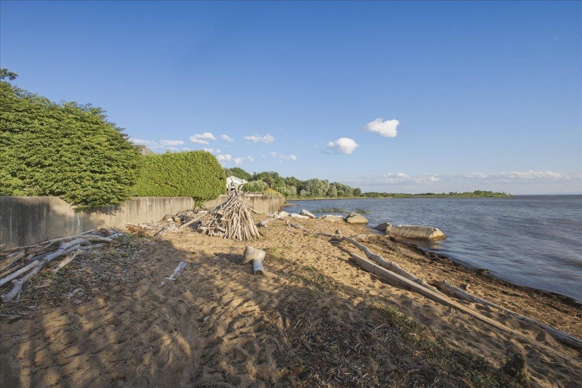 243 Biscayne Heights Property Photo 46