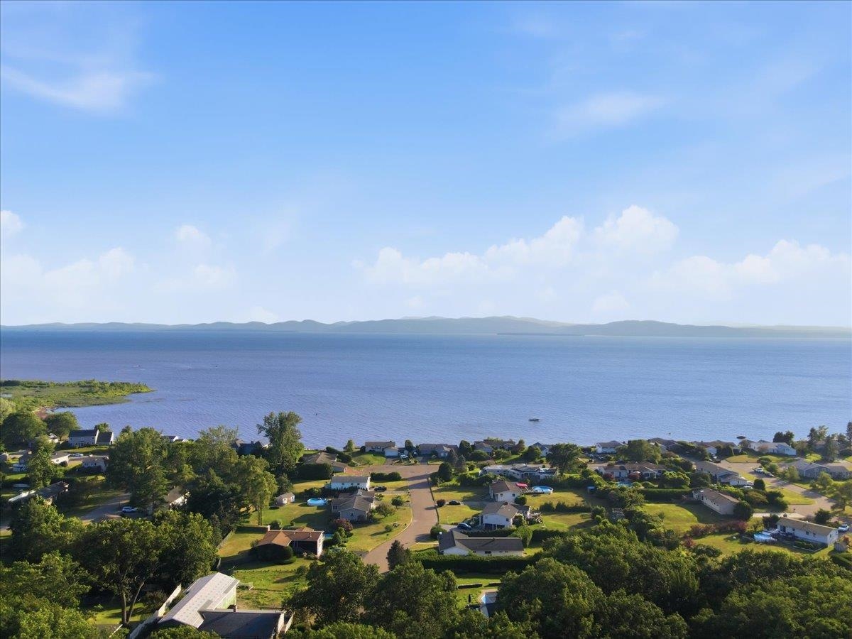 243 Biscayne Heights Property Photo 49
