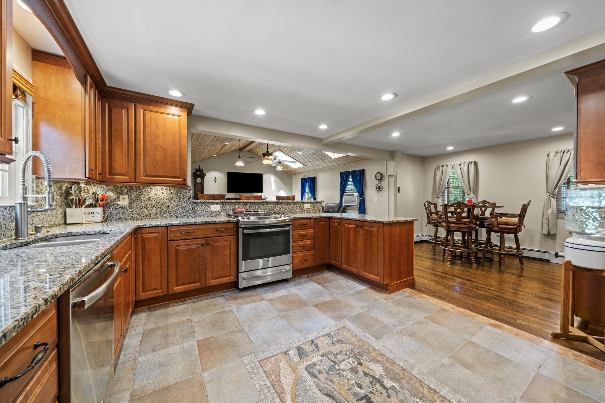 8 Forest Street Property Photo 12