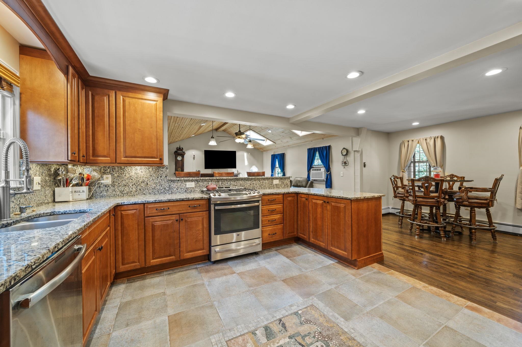 8 Forest Street Property Photo 15