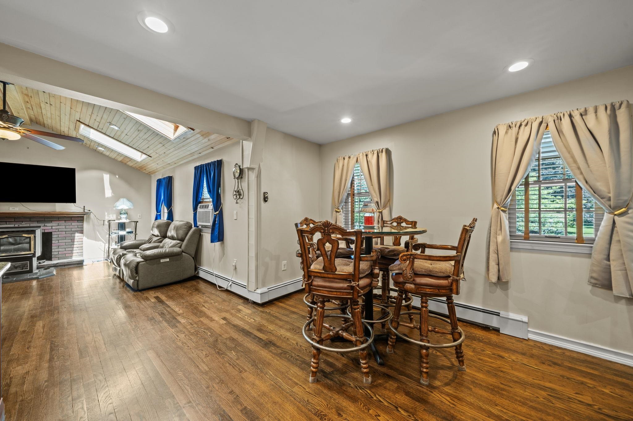 8 Forest Street Property Photo 16