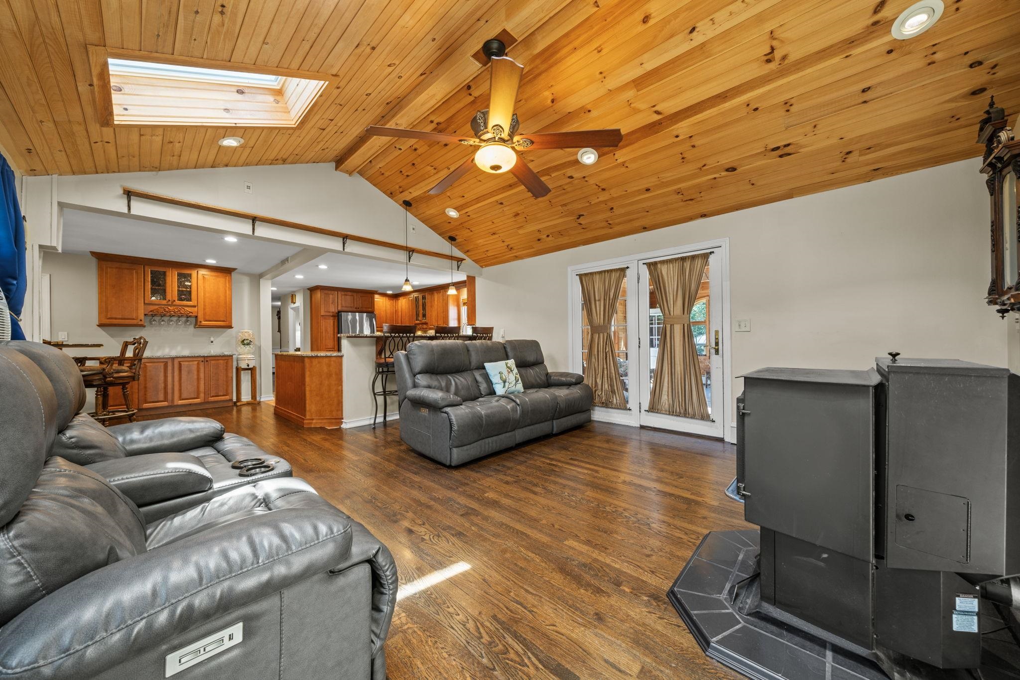 8 Forest Street Property Photo 17