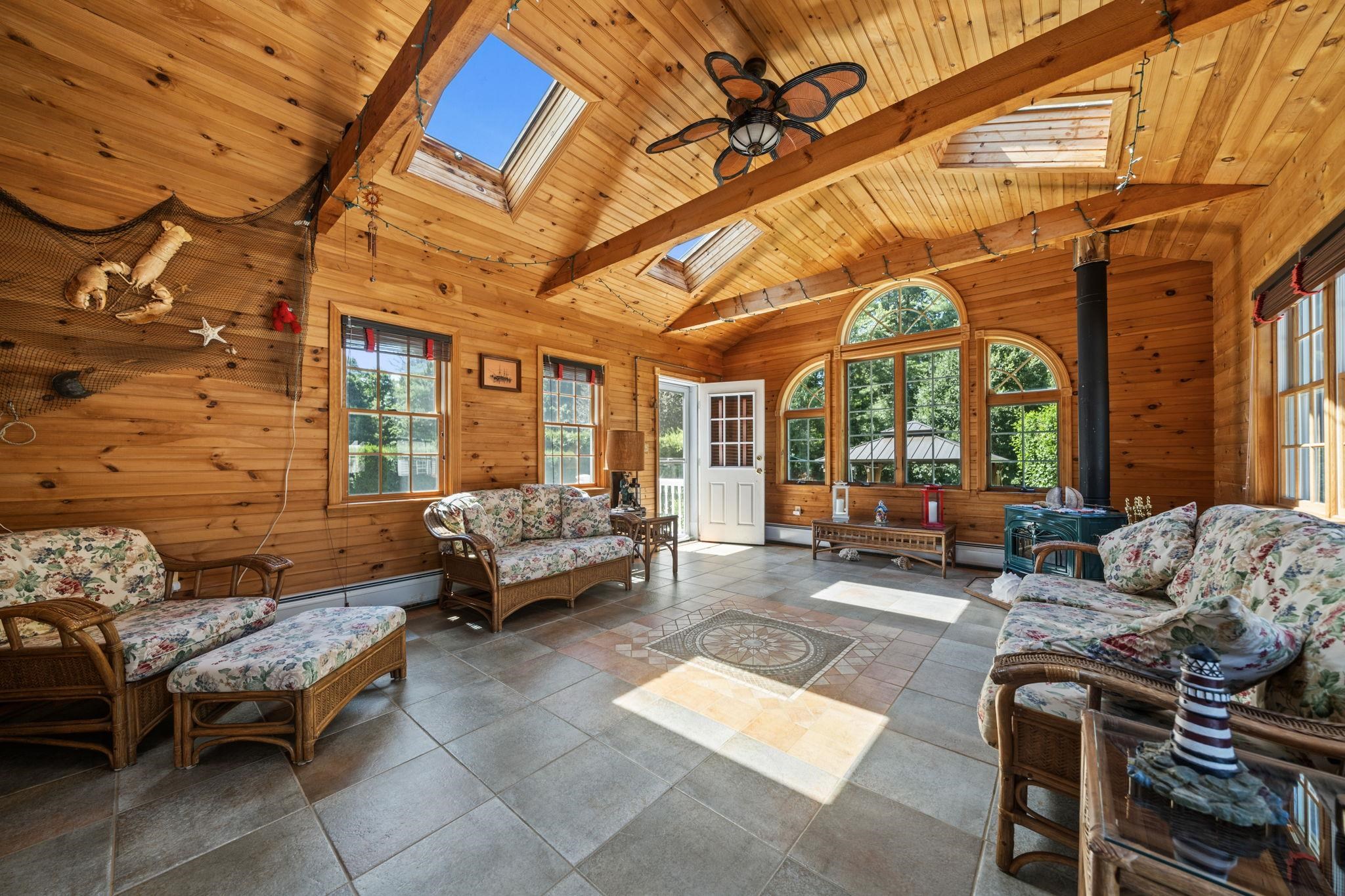 8 Forest Street Property Photo 20