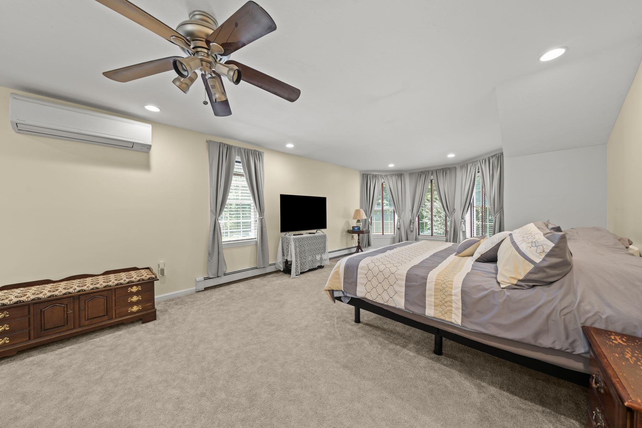 8 Forest Street Property Photo 28