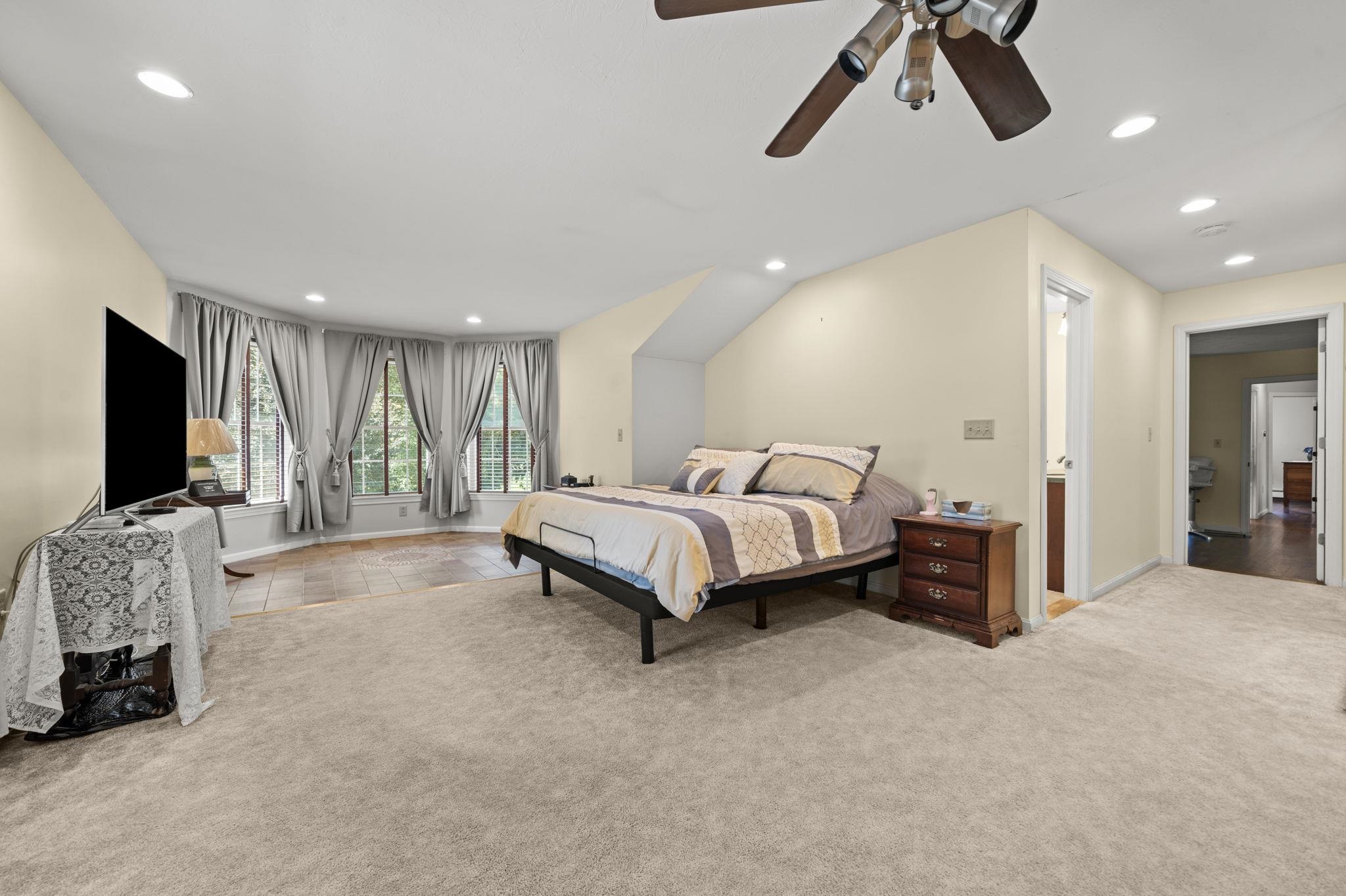 8 Forest Street Property Photo 29