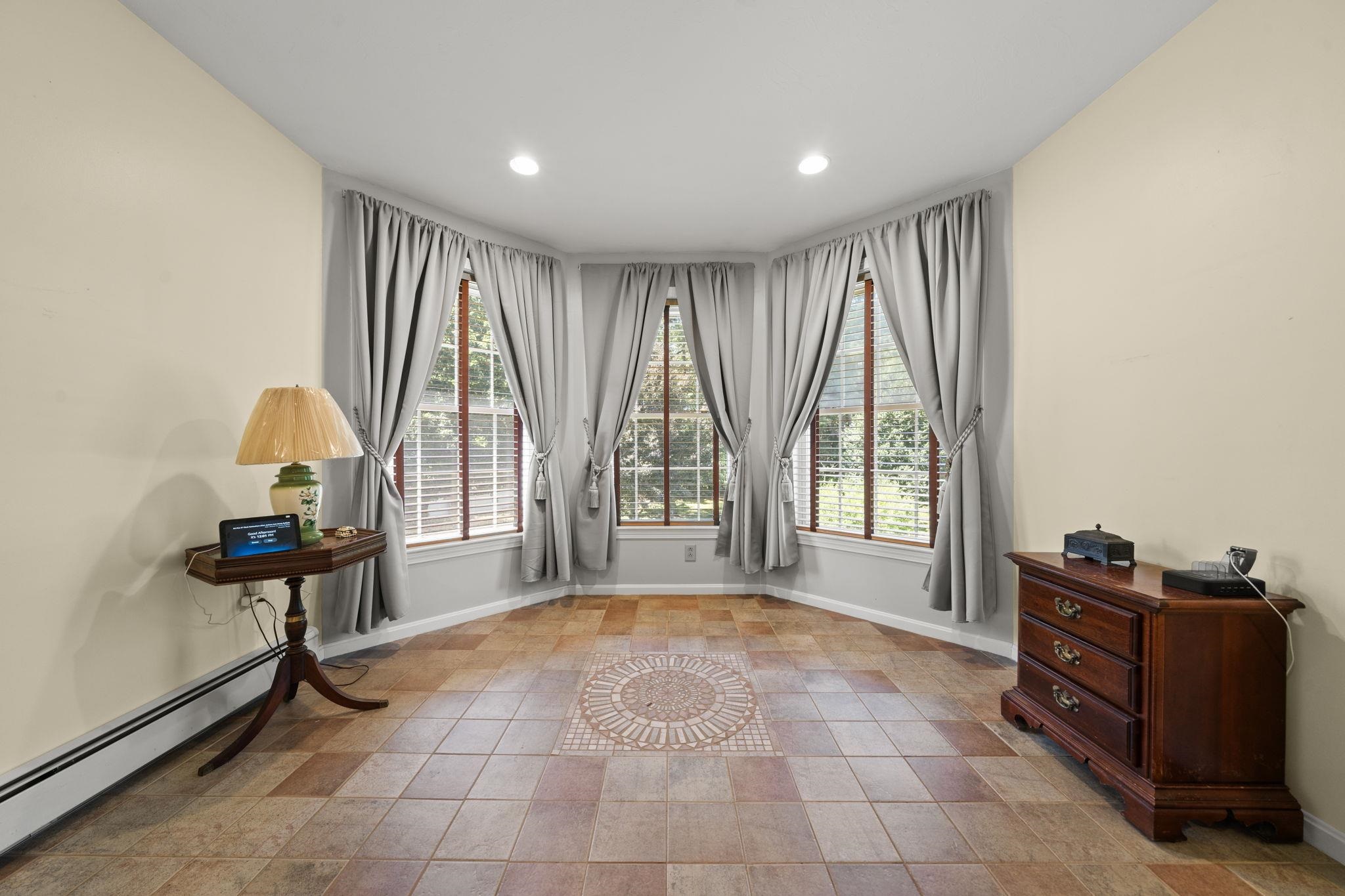 8 Forest Street Property Photo 30