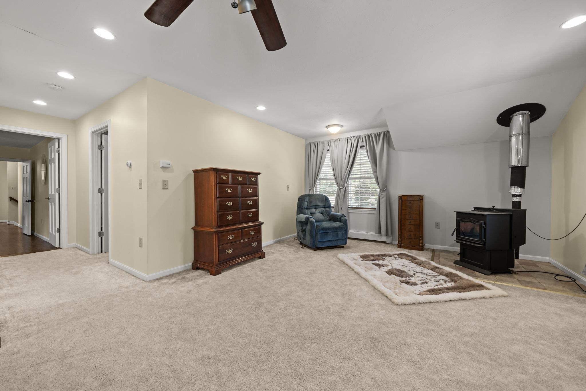 8 Forest Street Property Photo 31