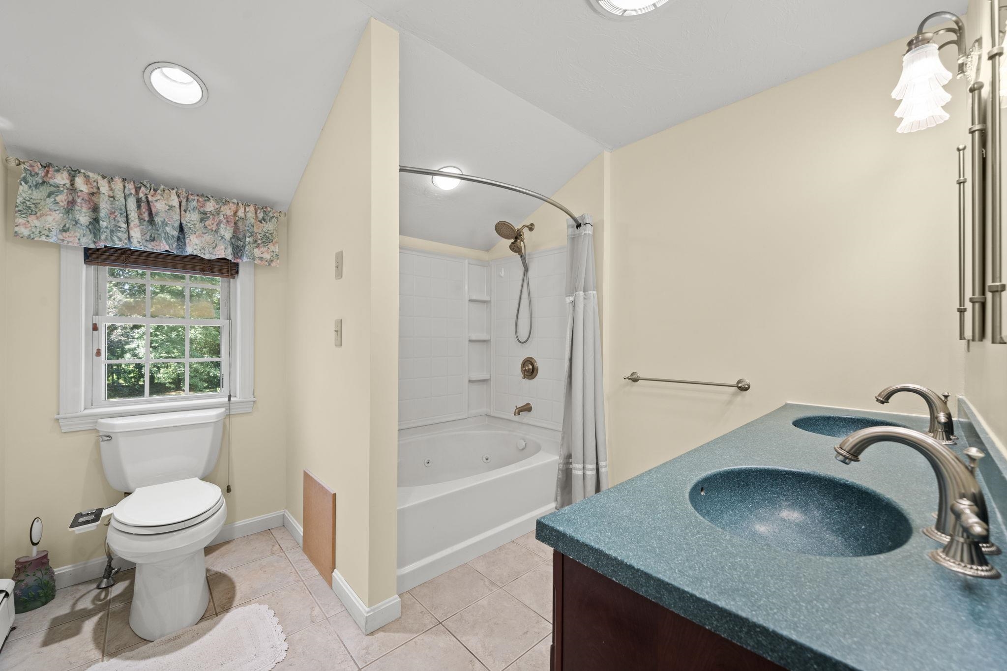8 Forest Street Property Photo 32