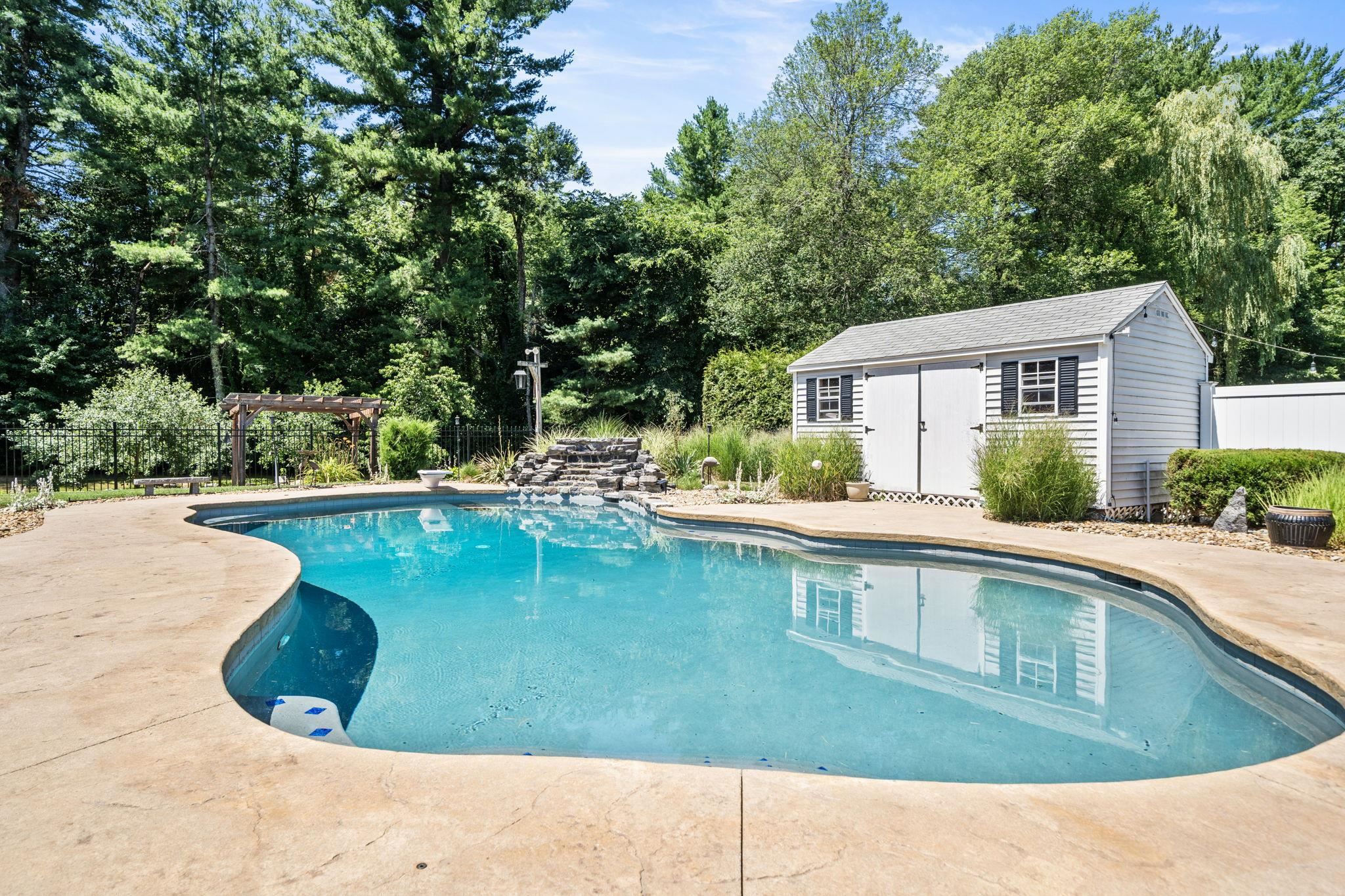 8 Forest Street Property Photo 50