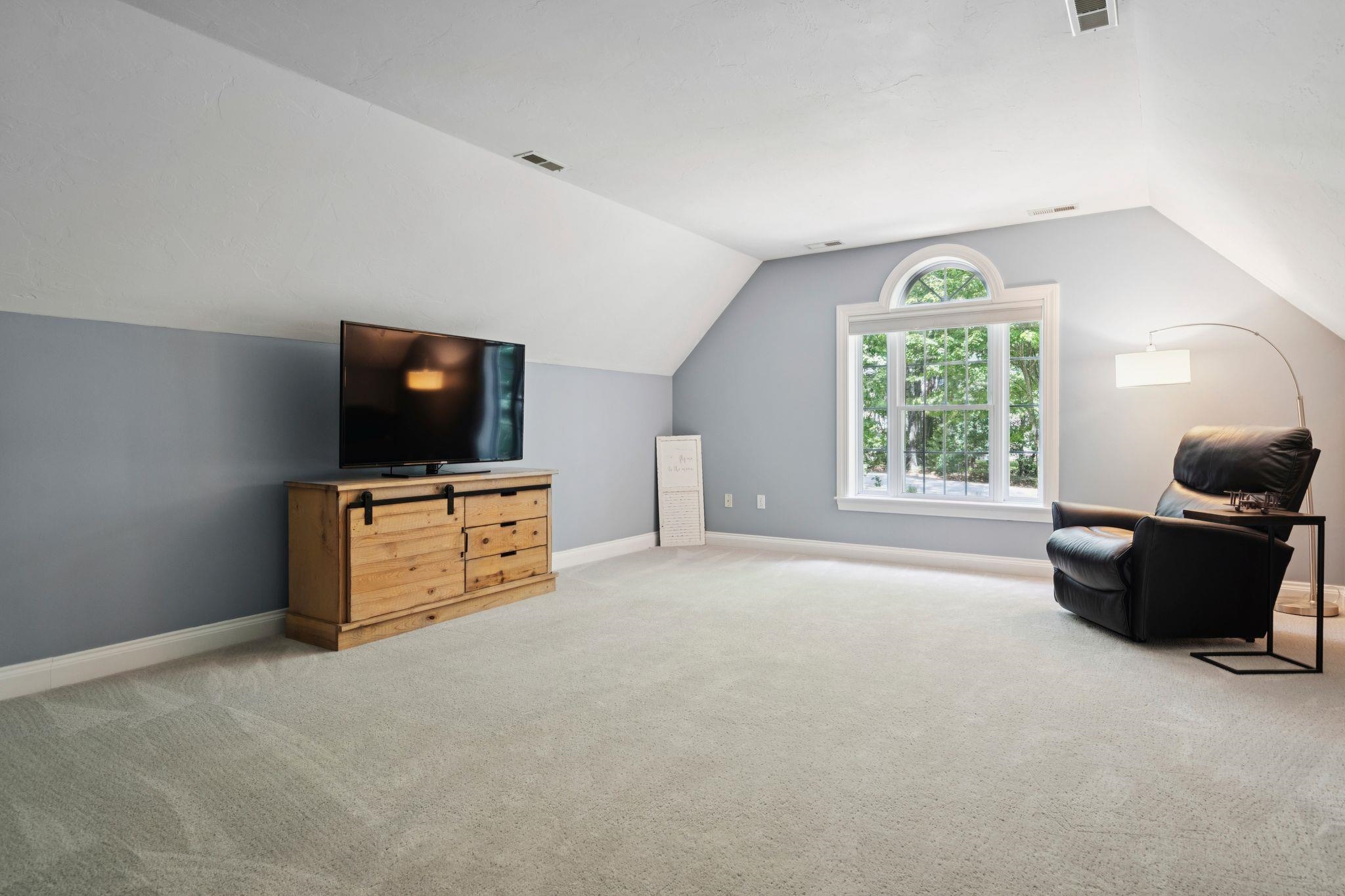 14 Whittier Drive Property Photo 36
