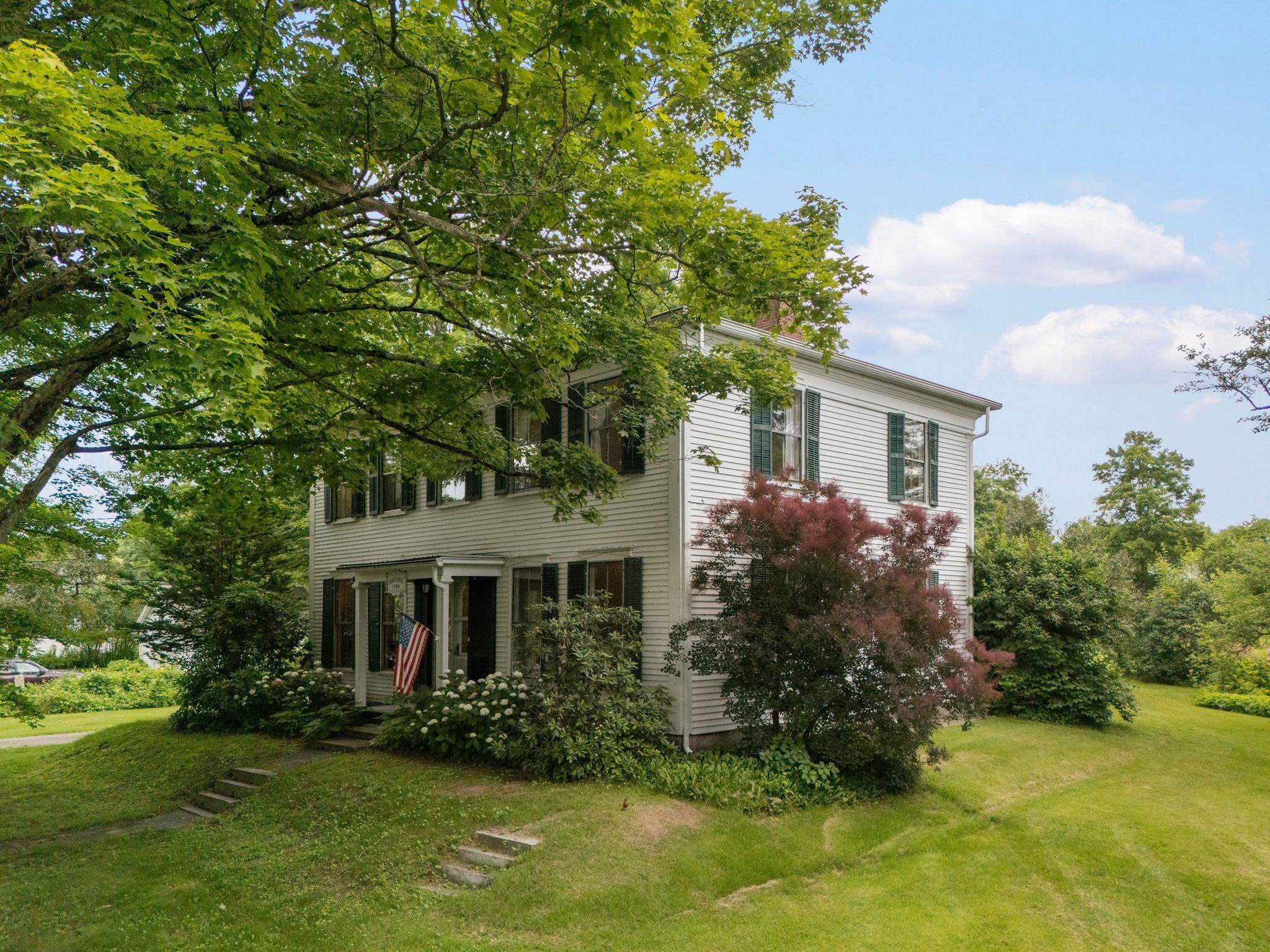 52 School Street Property Photo 6