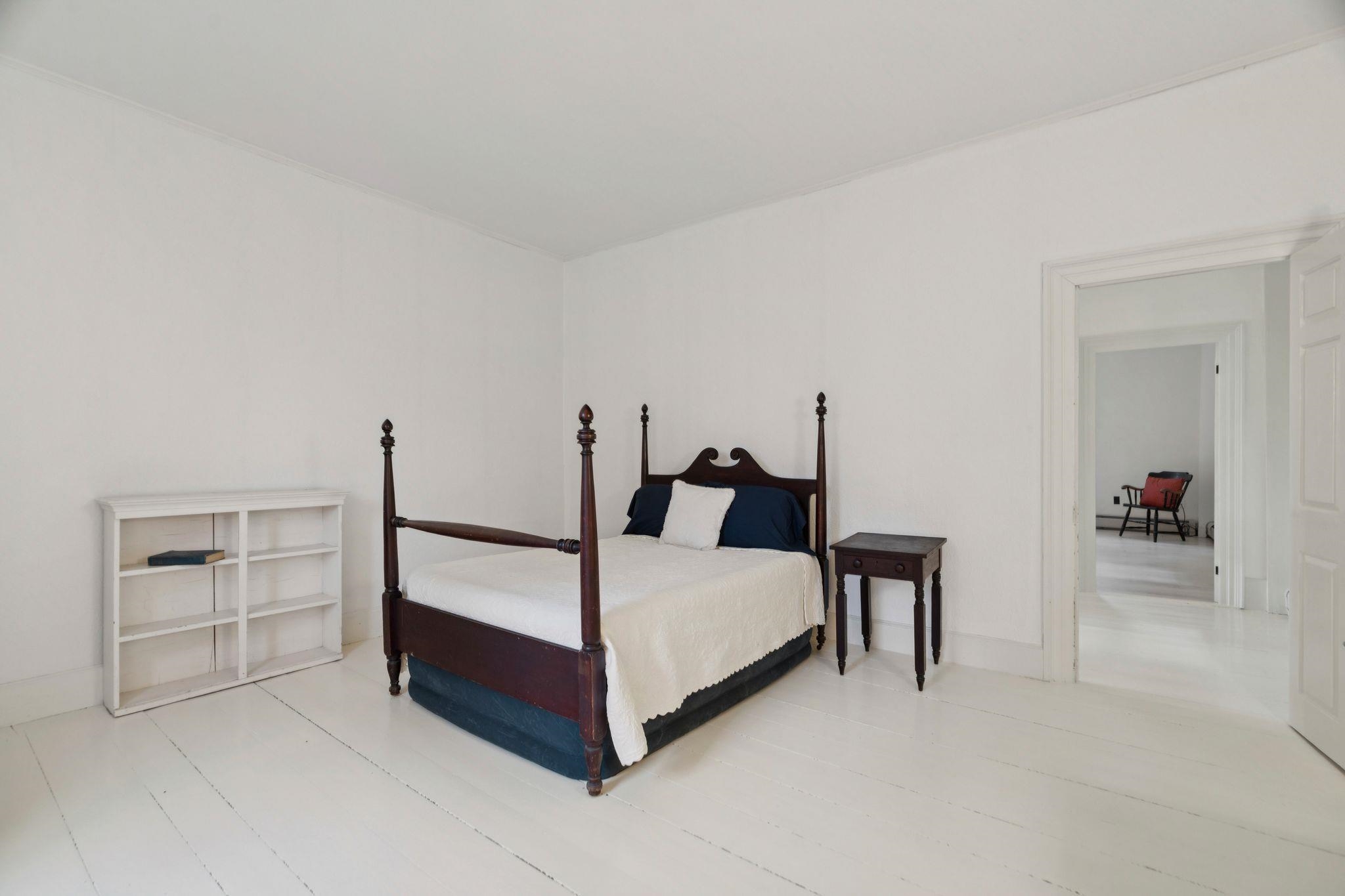 52 School Street Property Photo 36