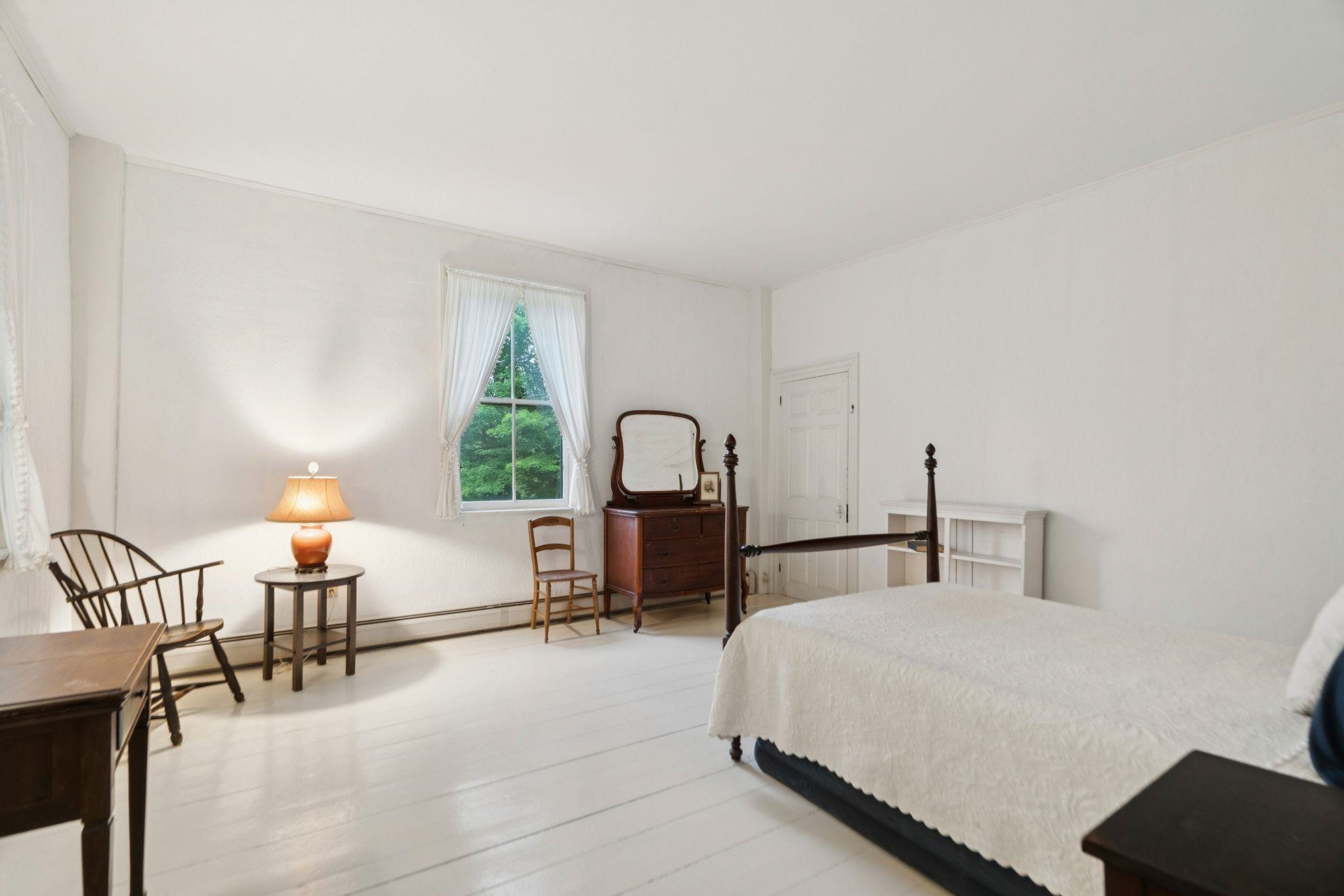 52 School Street Property Photo 38