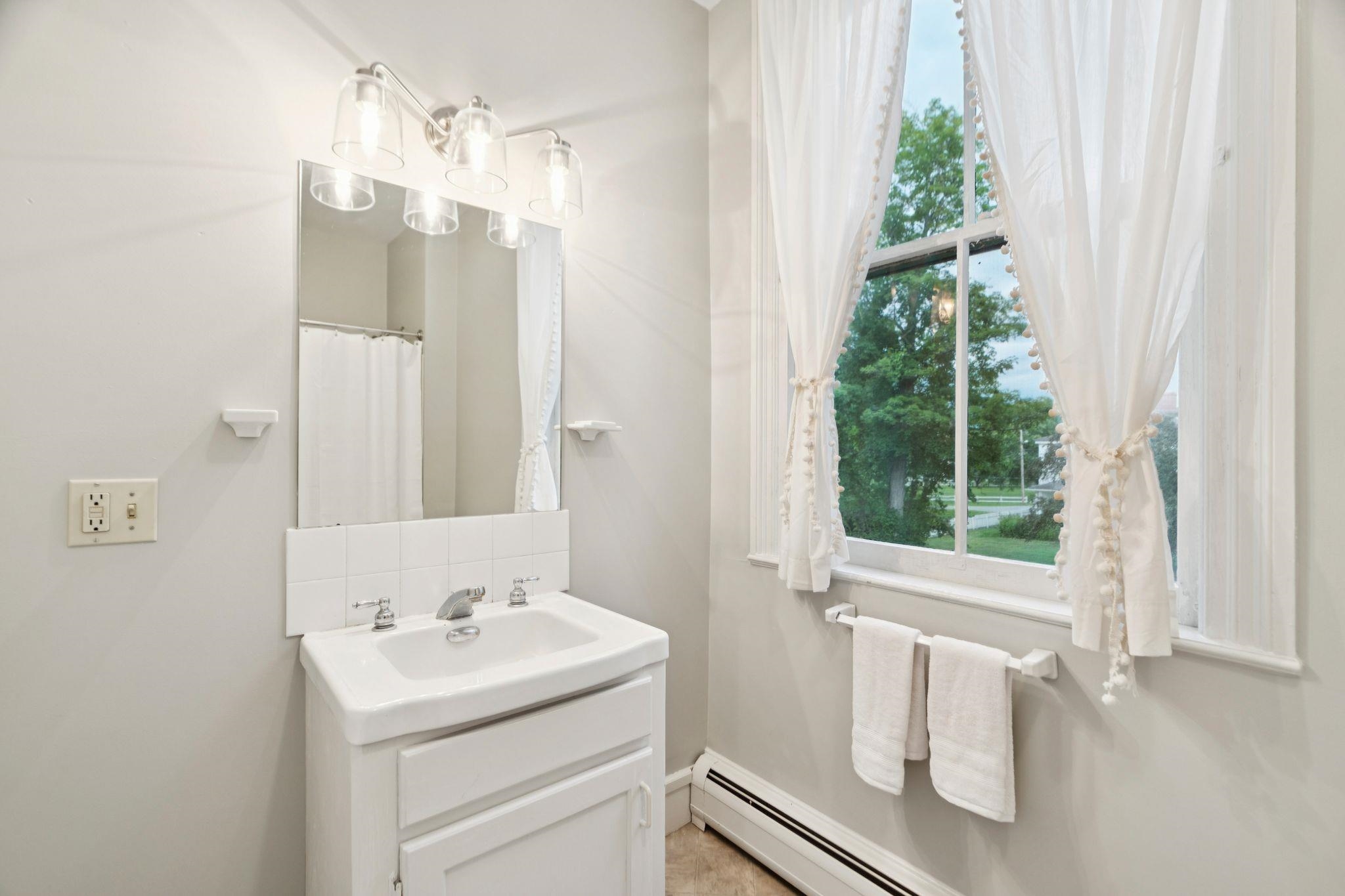 52 School Street Property Photo 44