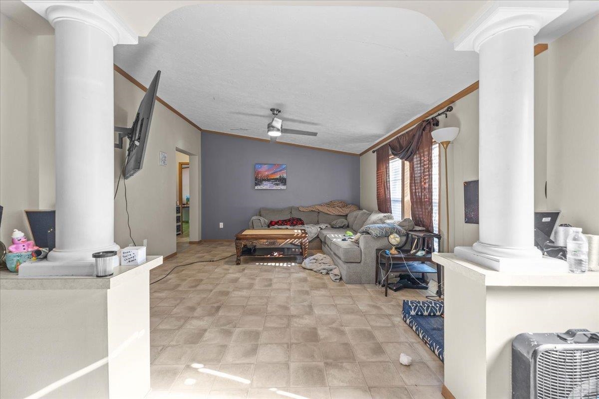 525 Christmas Lane Property Photo 7