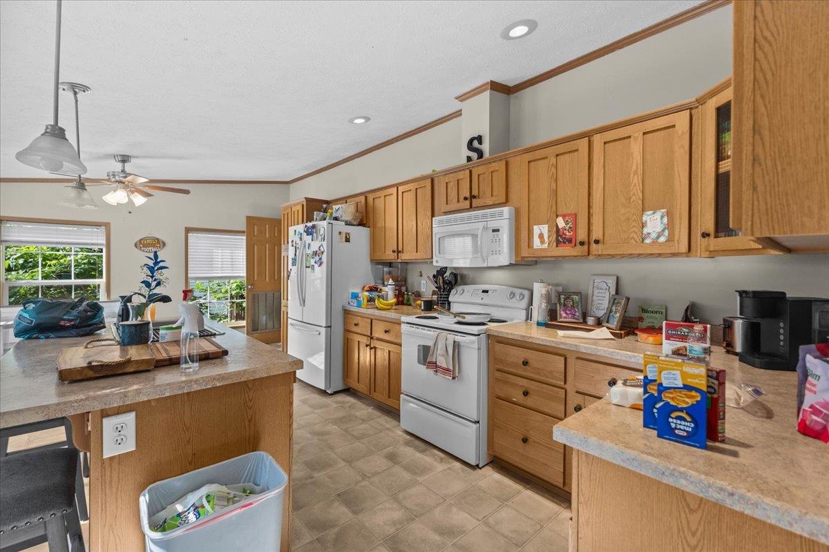 525 Christmas Lane Property Photo 13