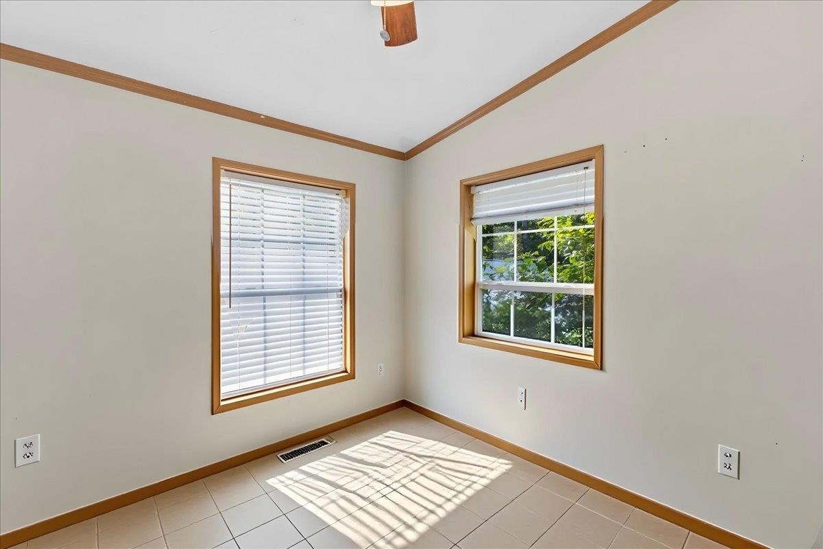 525 Christmas Lane Property Photo 13