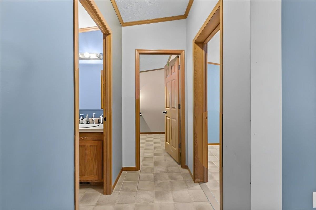 525 Christmas Lane Property Photo 14