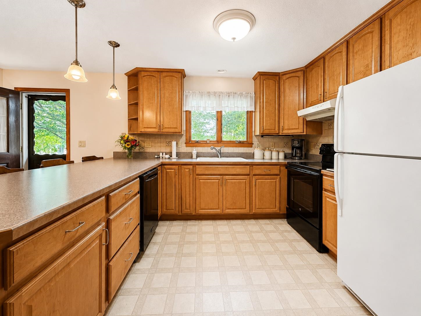 11 Rivendell Drive Property Photo 4