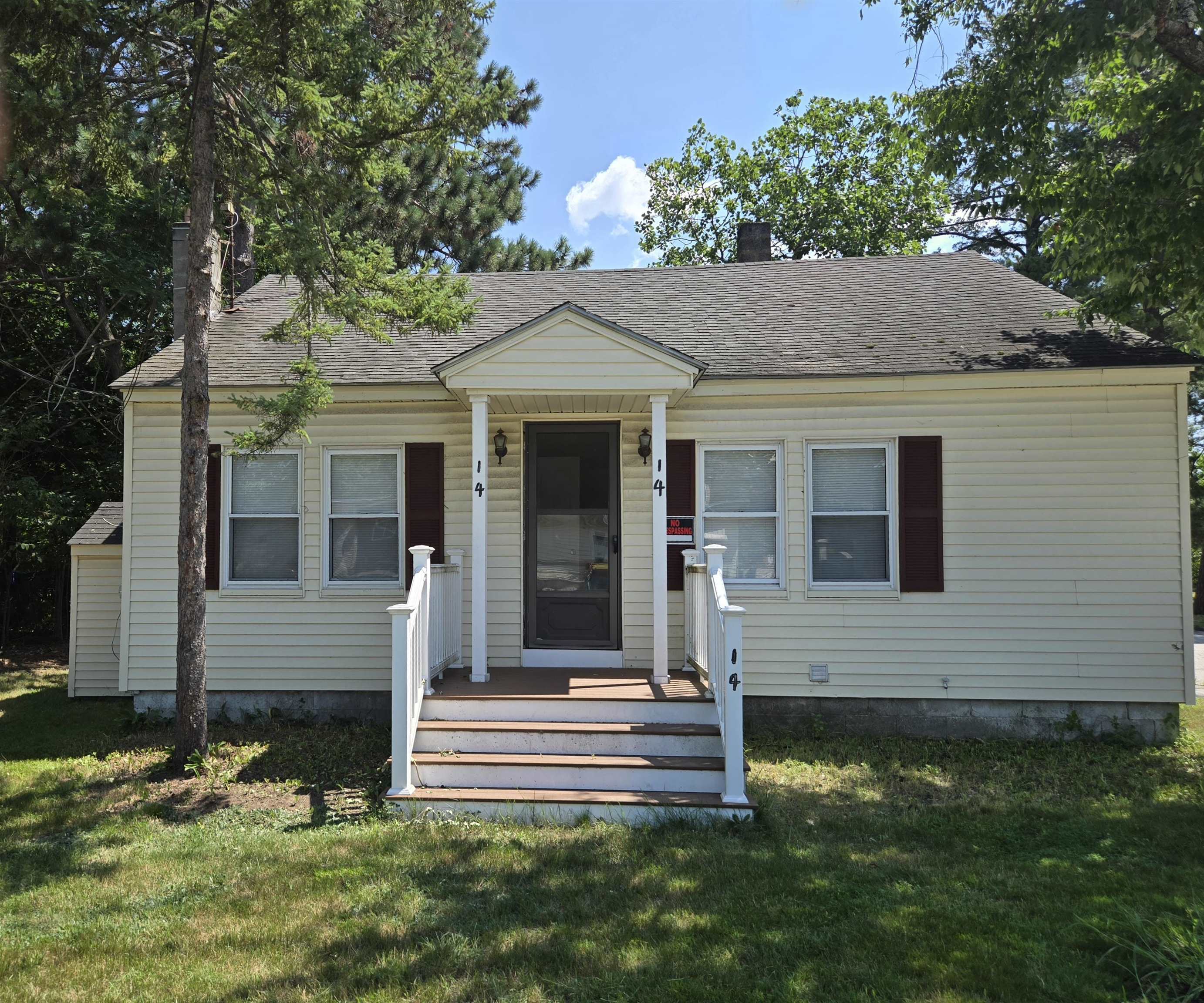 12 E Side Drive Property Photo 1