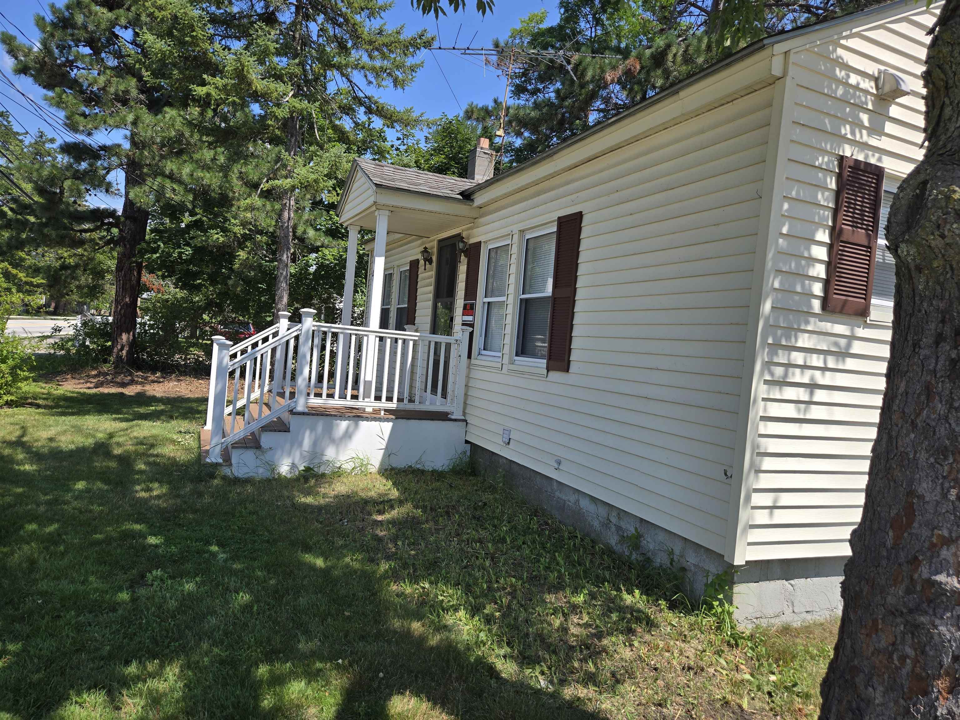 12 E Side Drive Property Photo 2