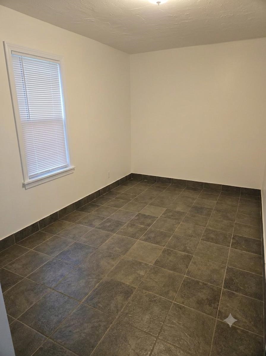 12 E Side Drive Property Photo 9