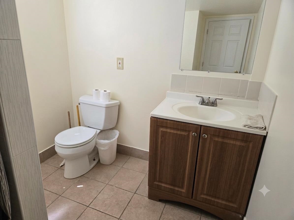 12 E Side Drive Property Photo 17