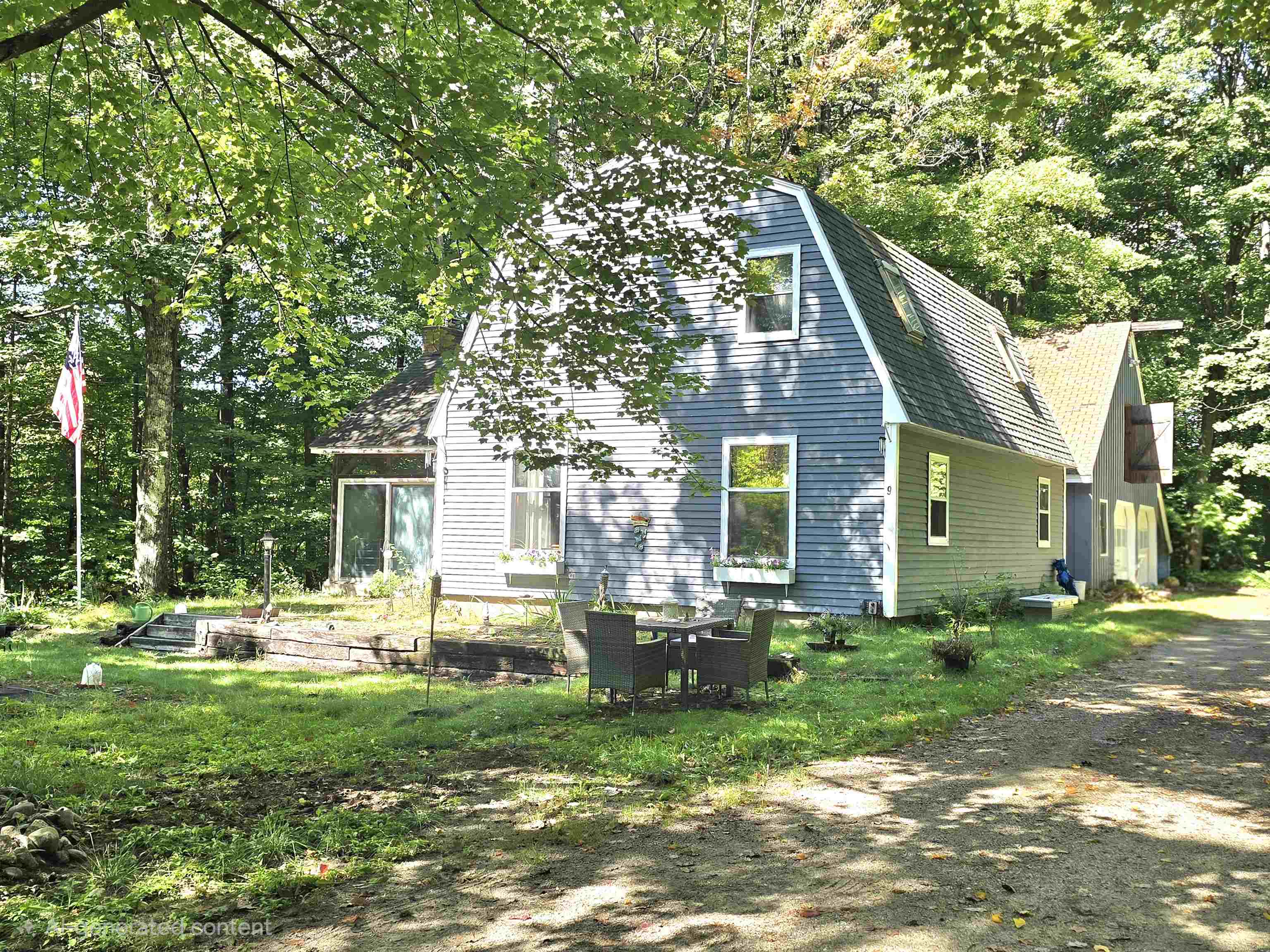9 Burdett Road Property Photo 2
