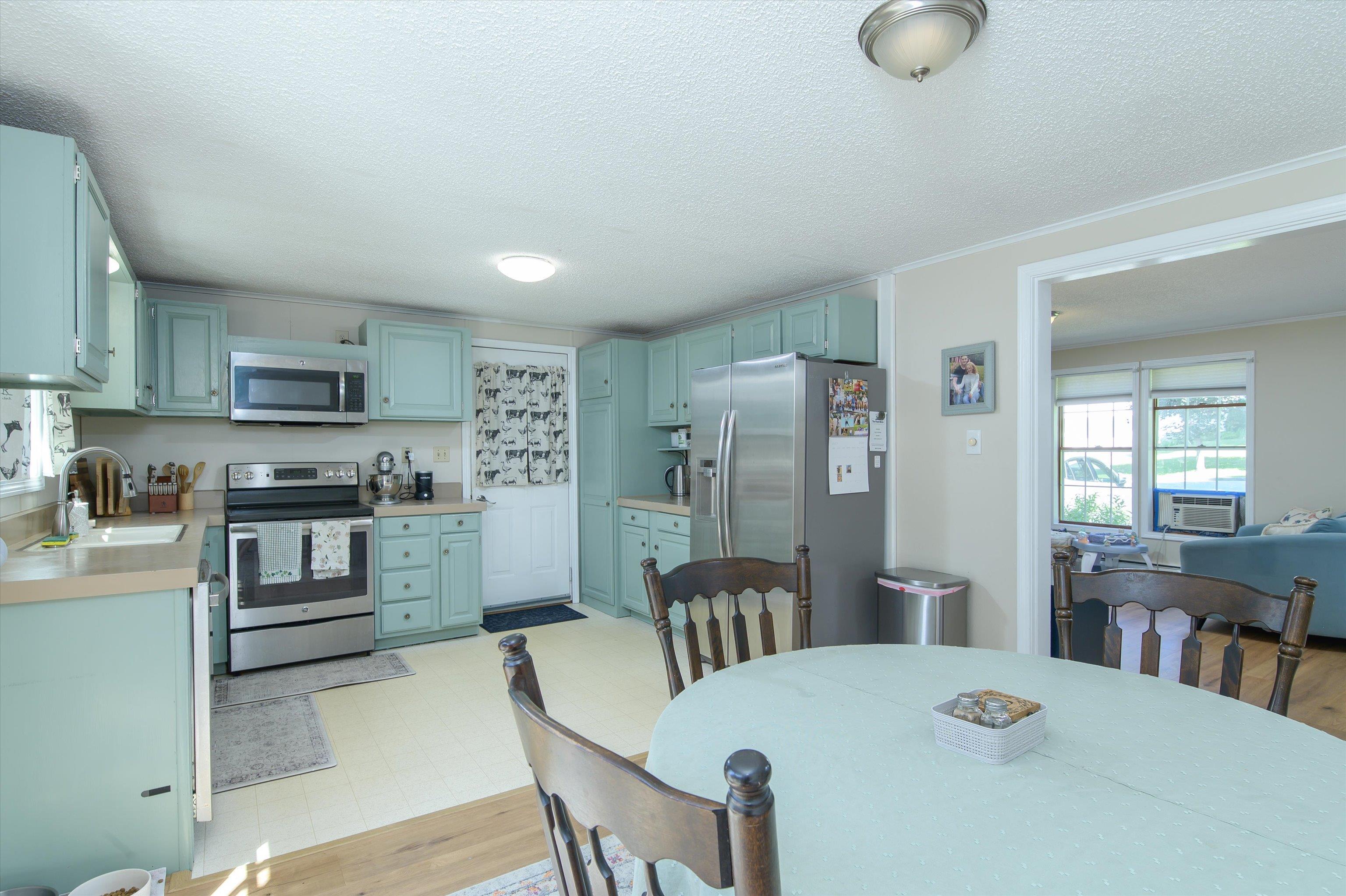 15 Stone Ridge Drive Property Photo 5