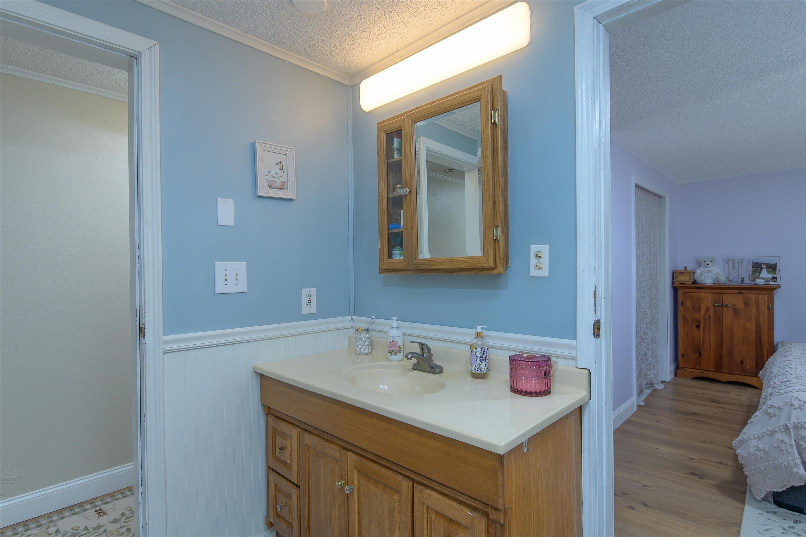15 Stone Ridge Drive Property Photo 16