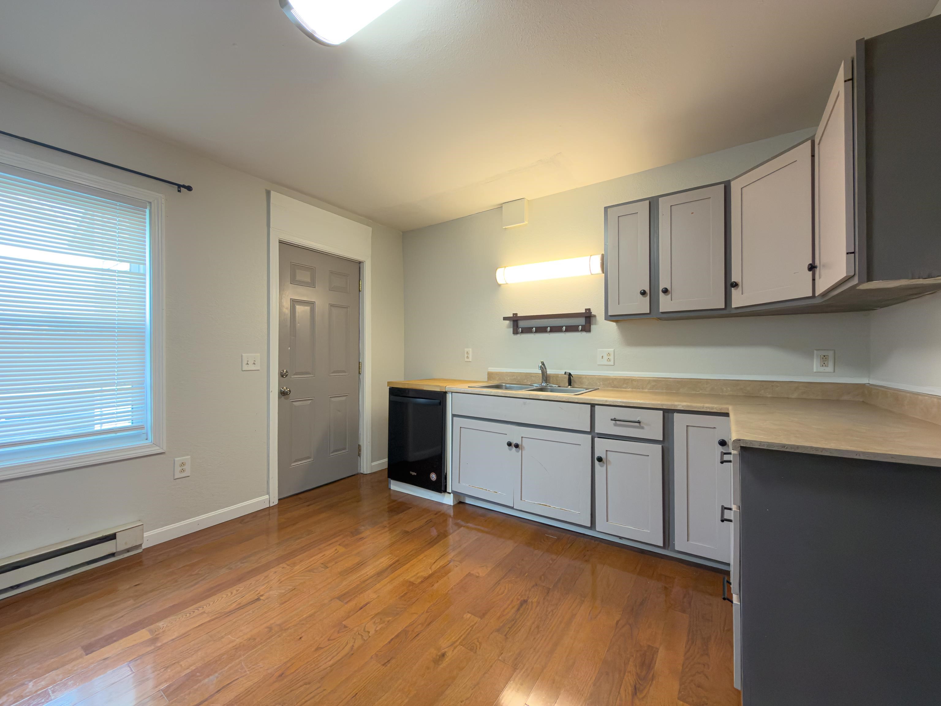 31-33 Saranac Street Property Photo 4