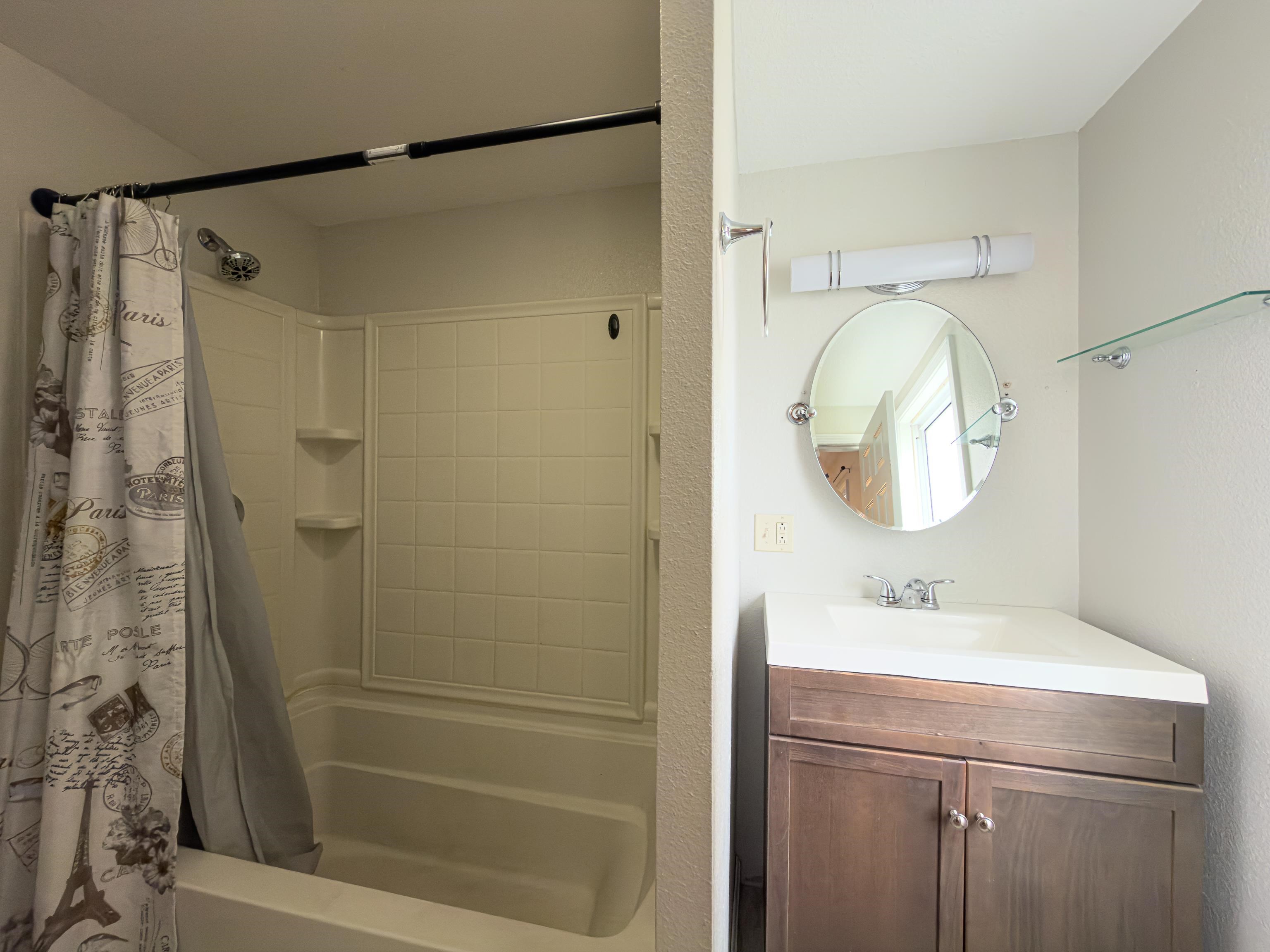31-33 Saranac Street Property Photo 6