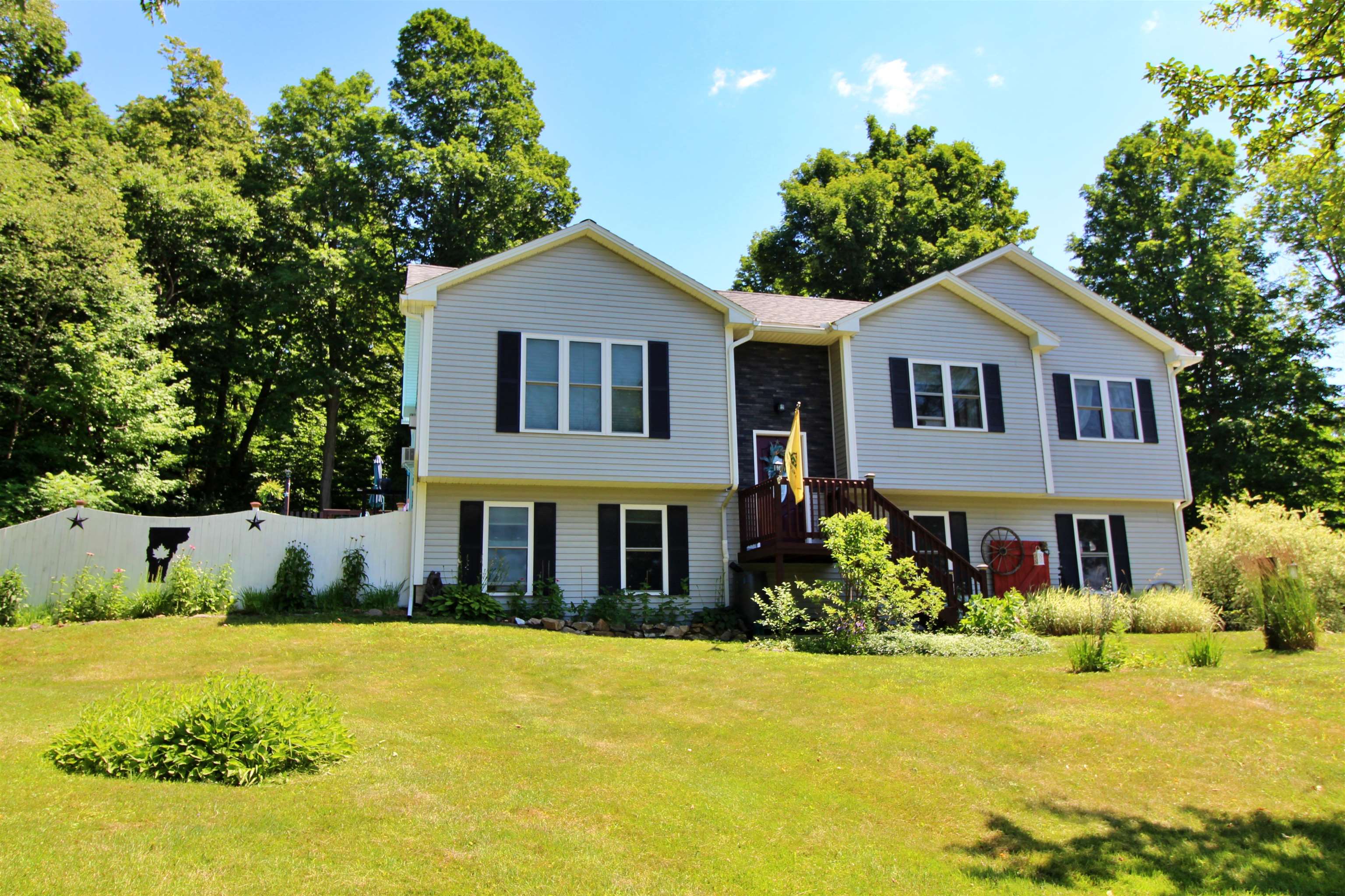 387 St. Albans Road Property Photo 1