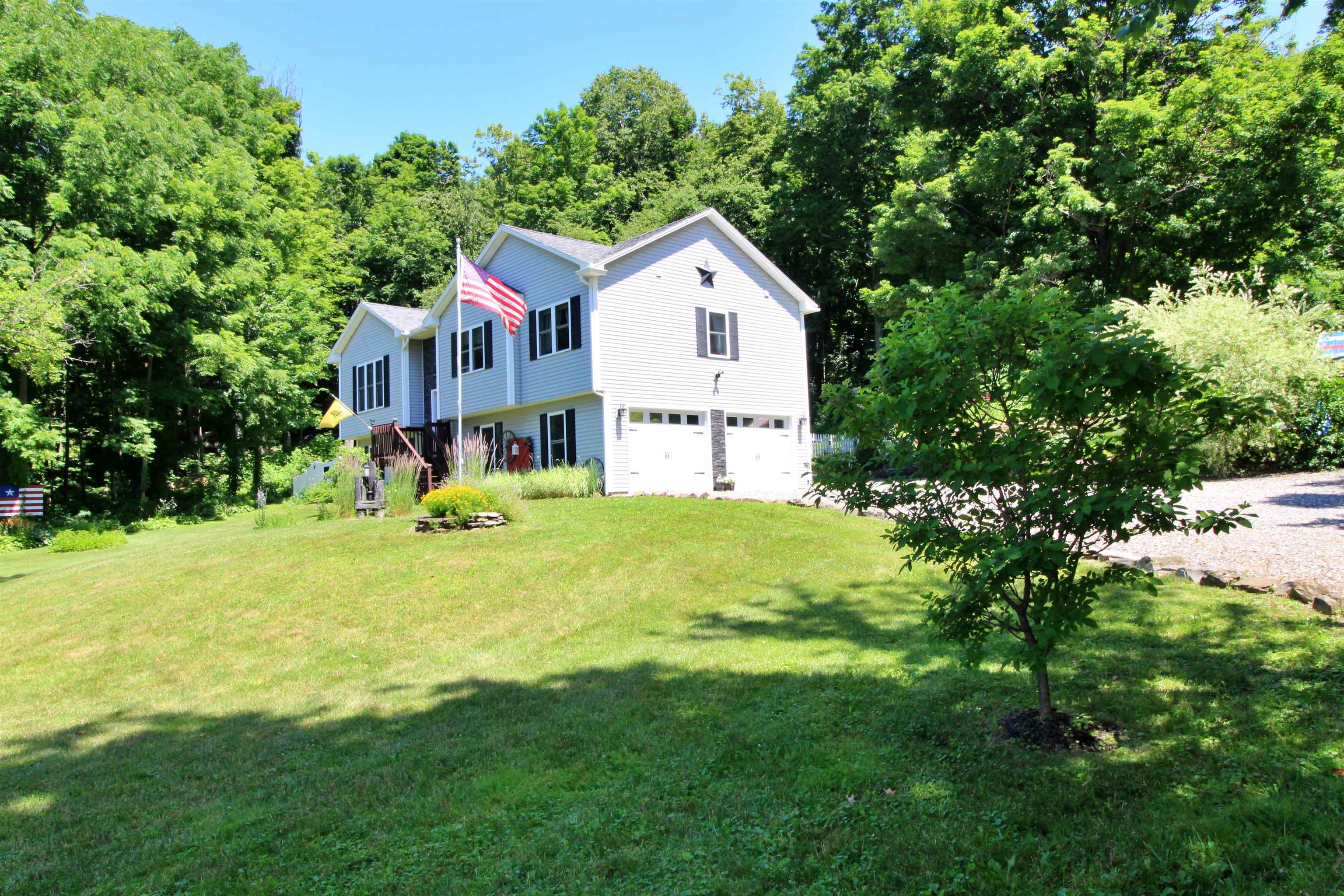 387 St. Albans Road Property Photo 2