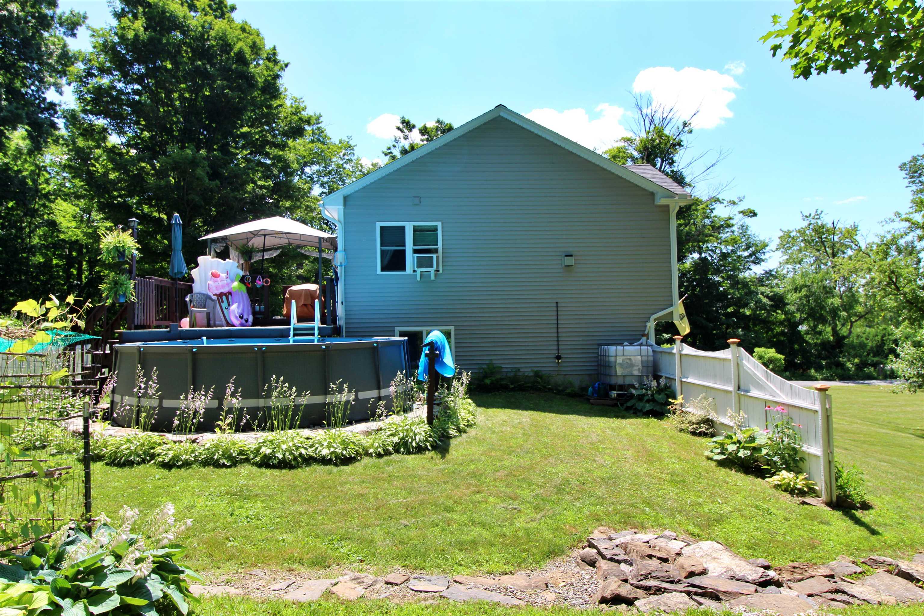 387 St. Albans Road Property Photo 6