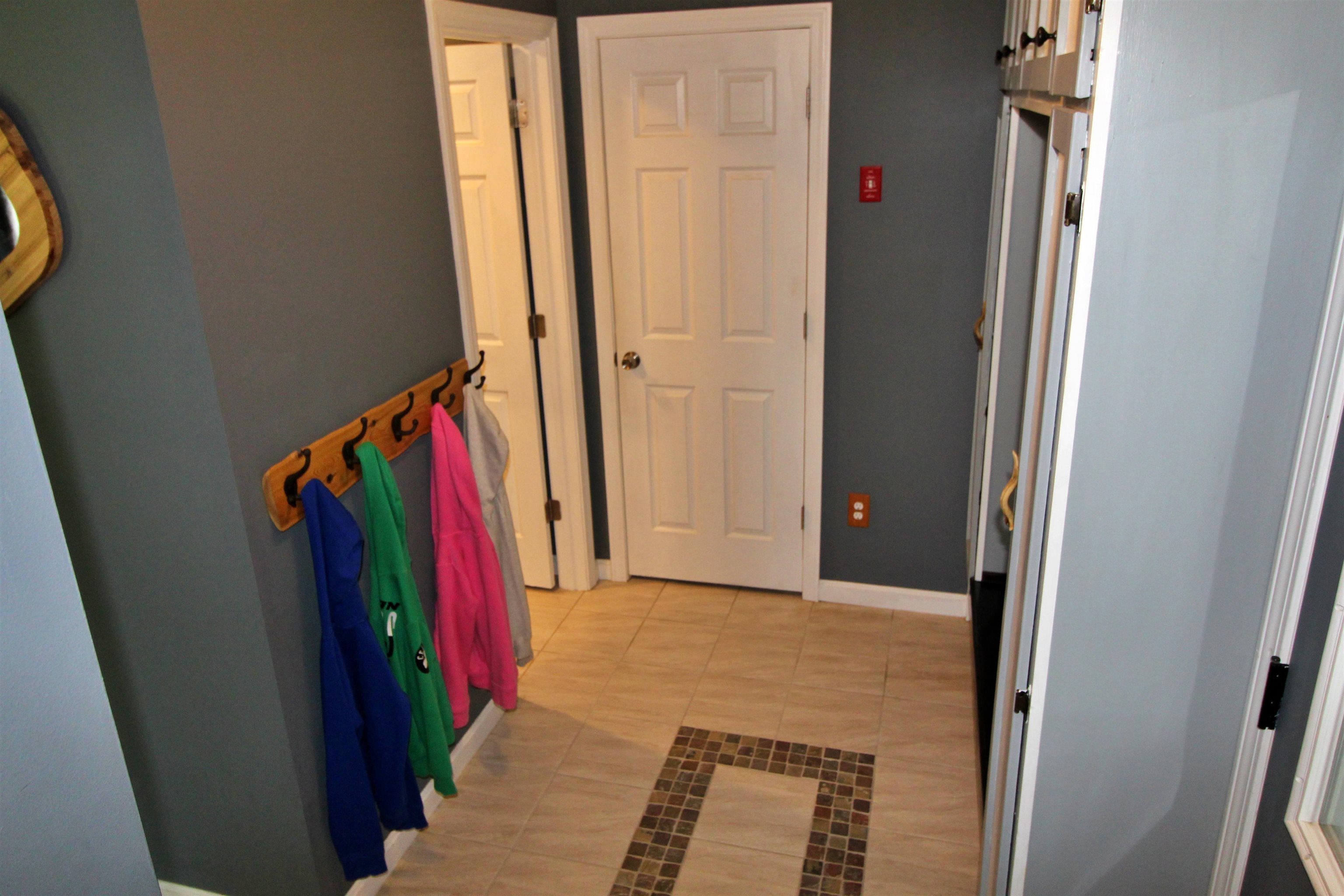 387 St. Albans Road Property Photo 15