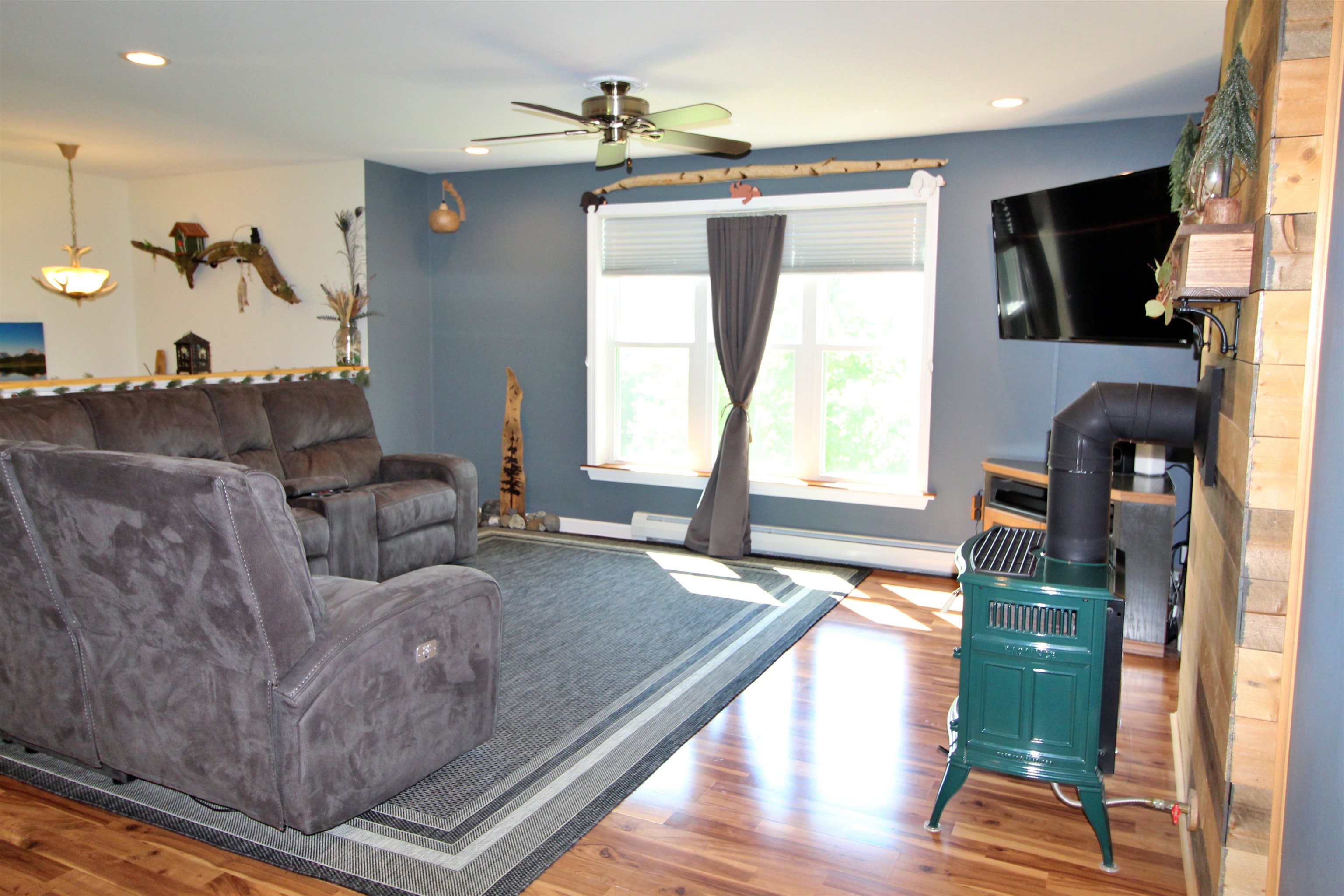 387 St. Albans Road Property Photo 18