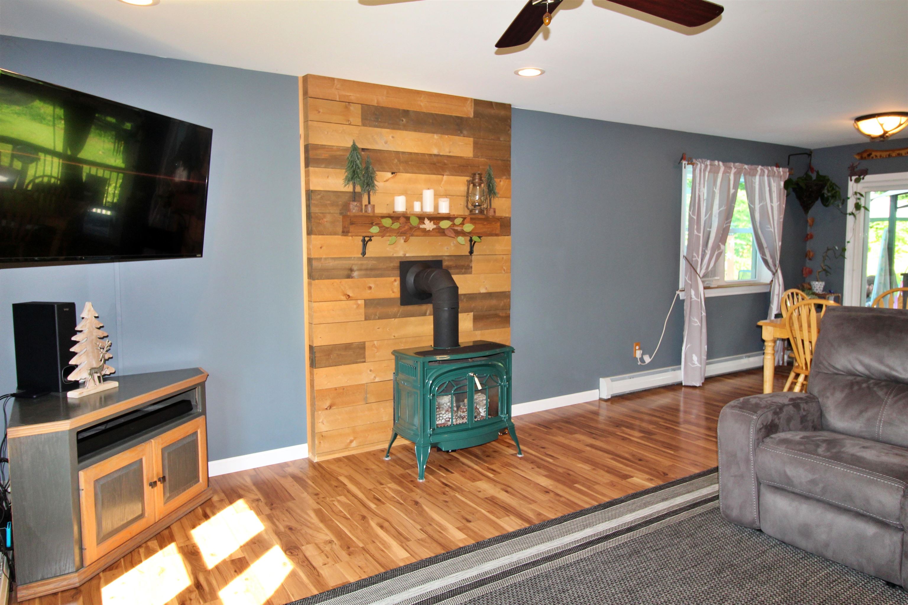 387 St. Albans Road Property Photo 20