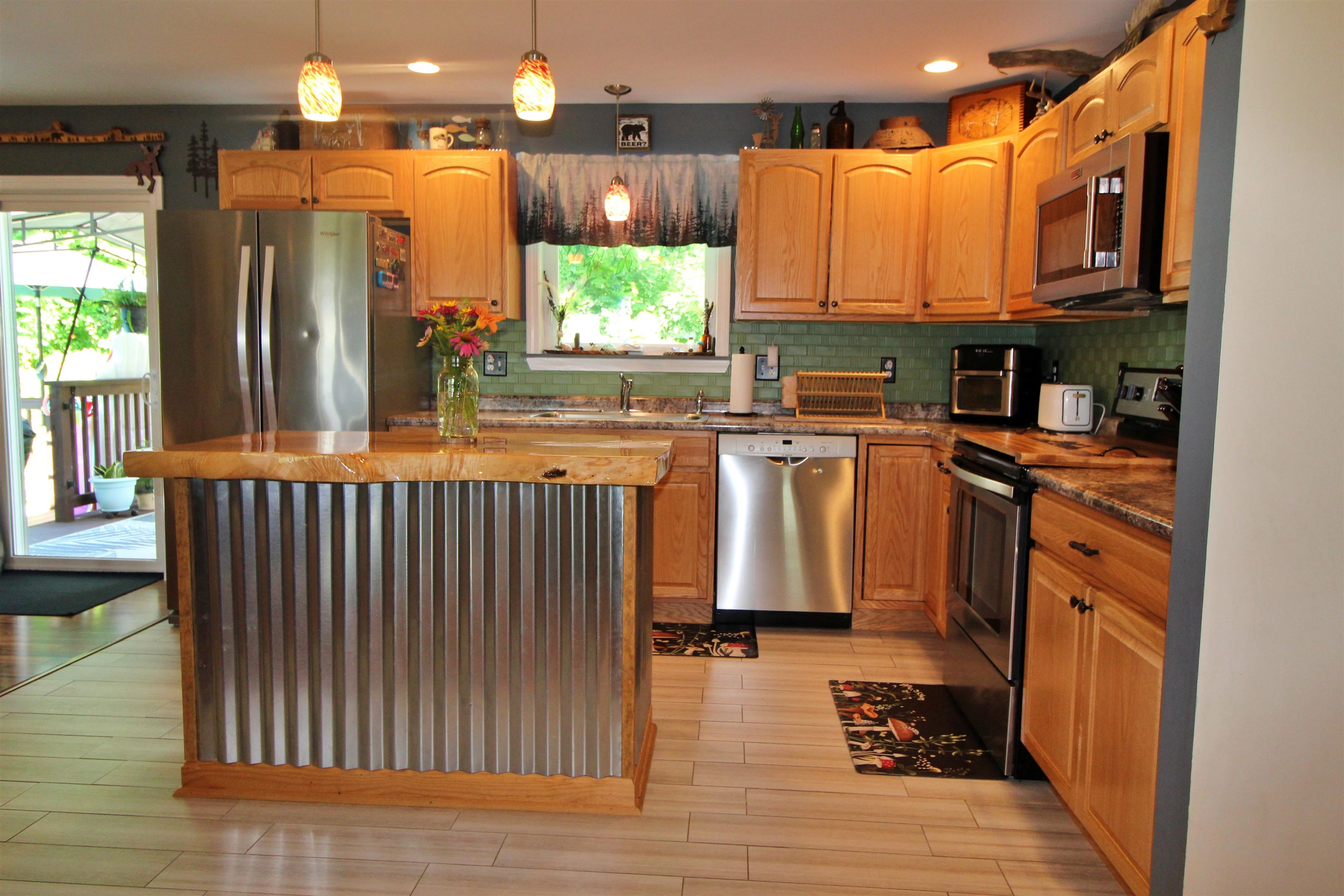387 St. Albans Road Property Photo 28