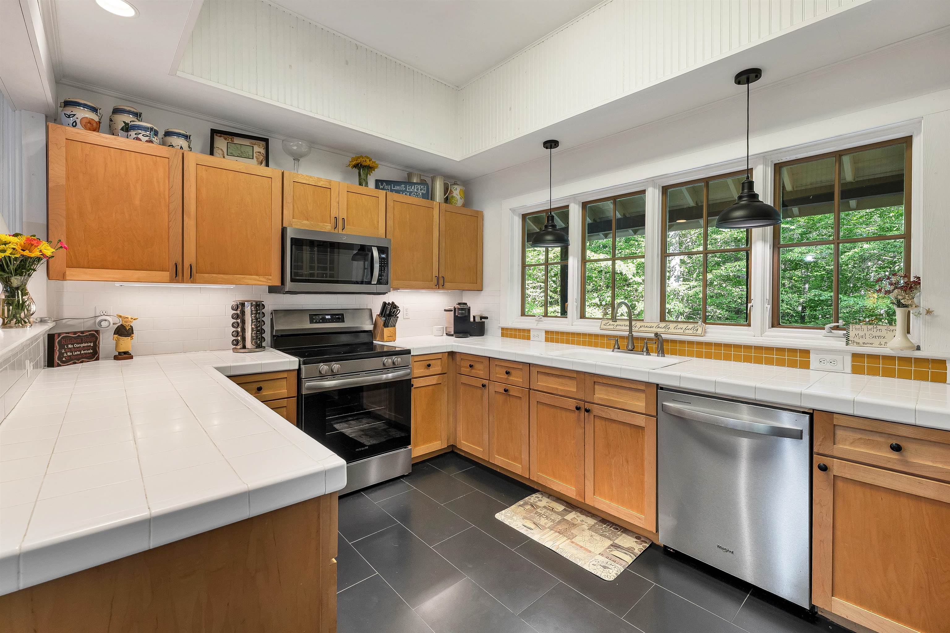 2 Kehonka Hill Road Property Photo 3