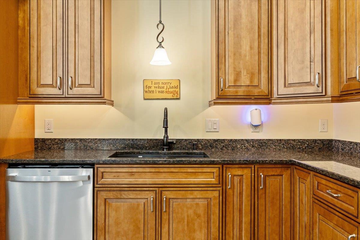 96 Hardscrabble Road Property Photo 15