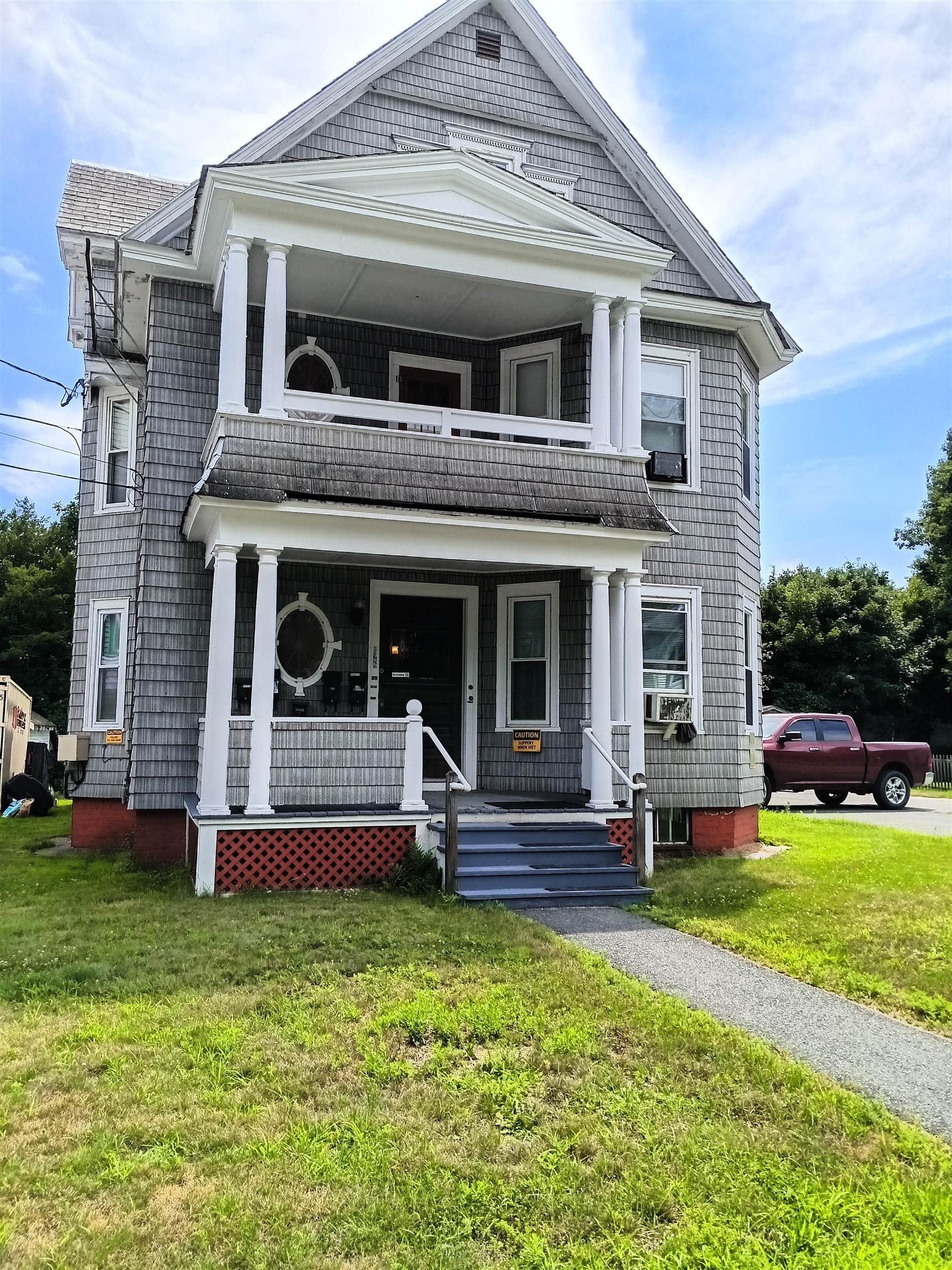 126 Oak Grove Avenue Property Photo 4