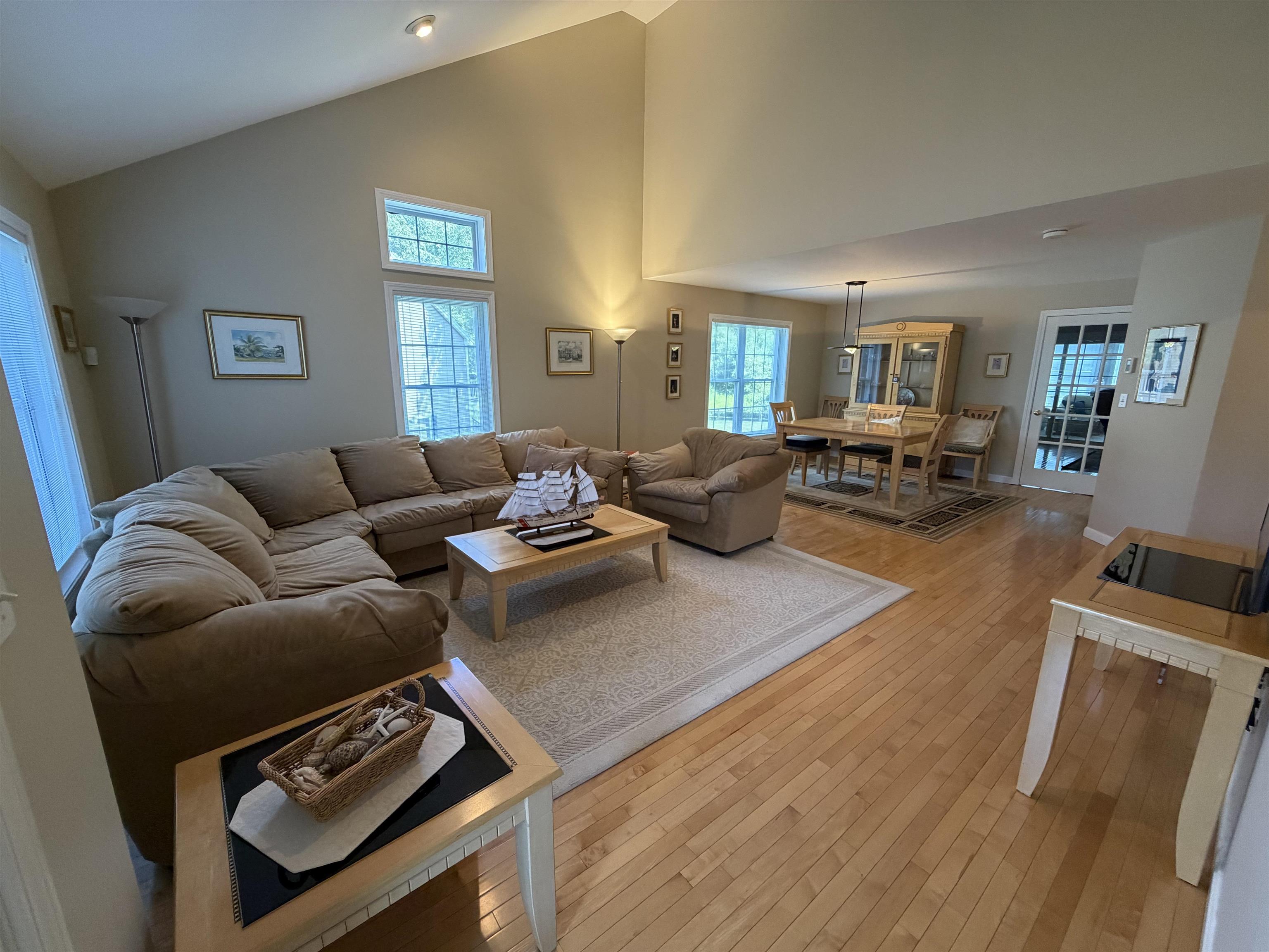 12 Twin Pond Circle Property Photo 4
