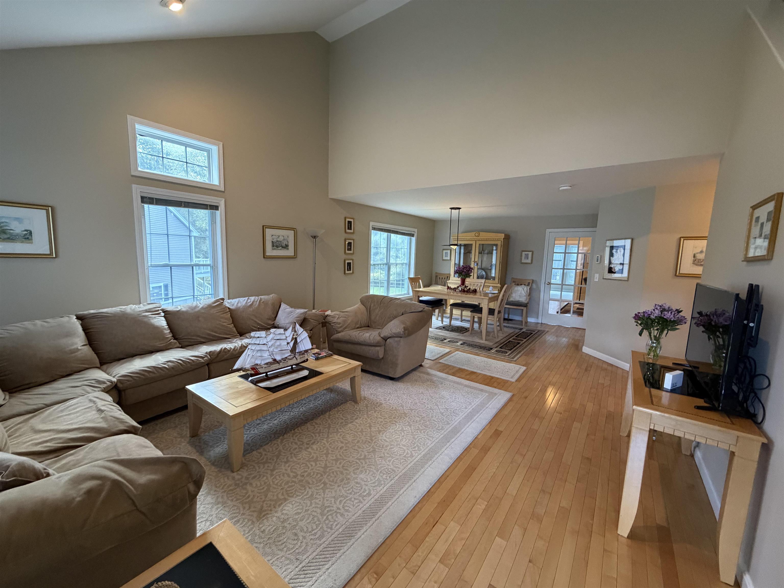 12 Twin Pond Circle Property Photo 4