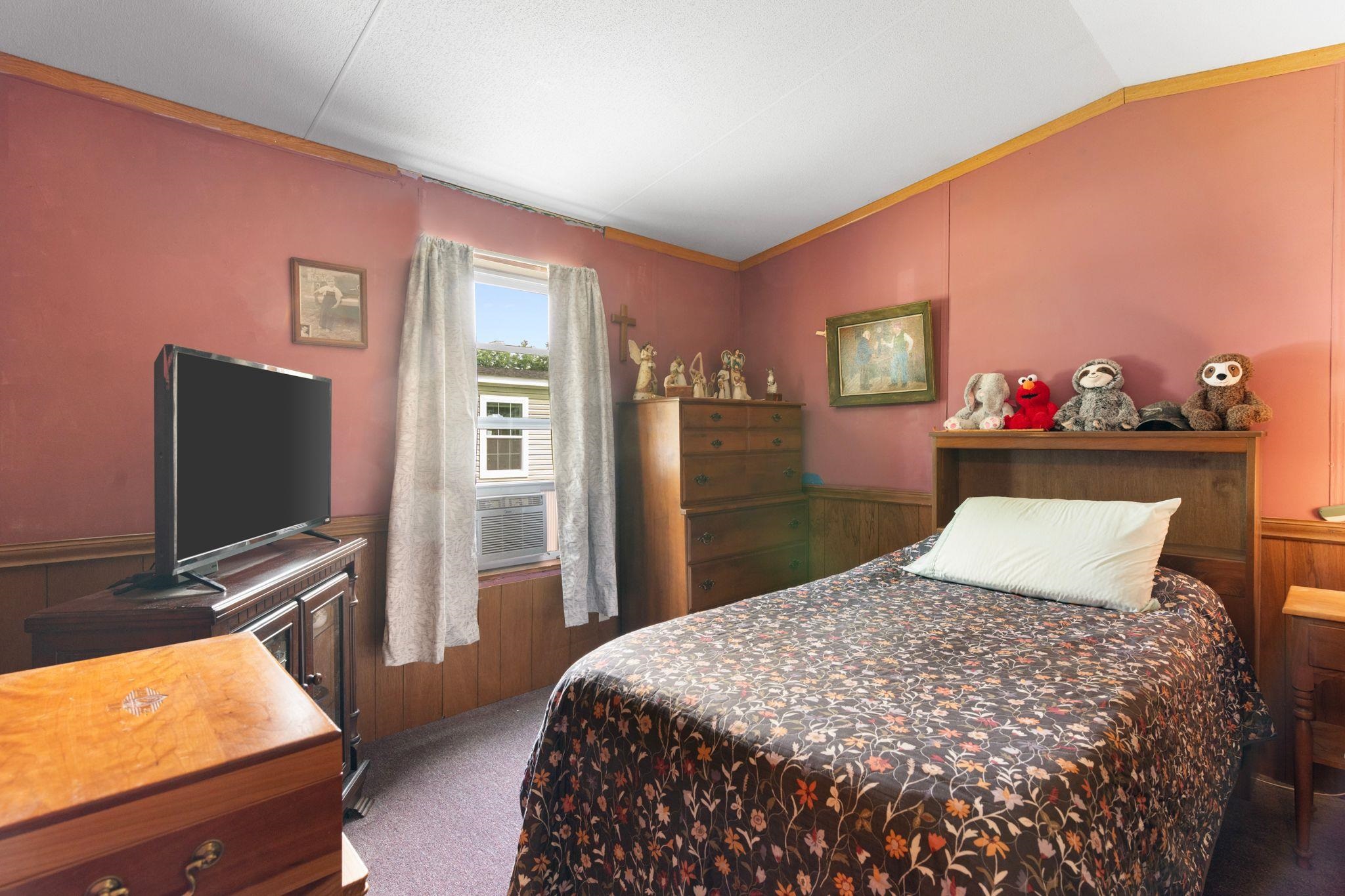 38 Pine Street Property Photo 5