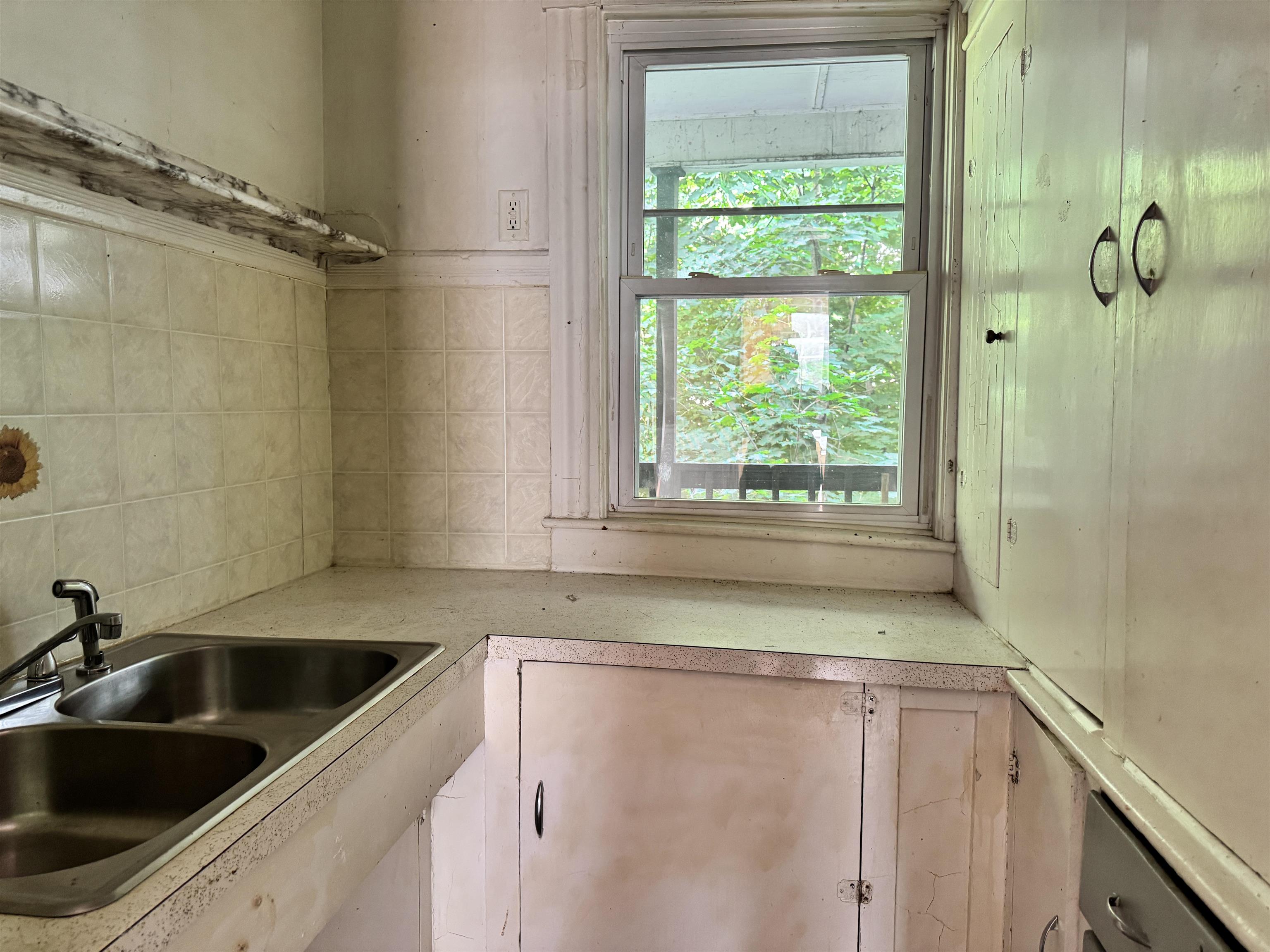 6 Hooker Avenue Property Photo 24