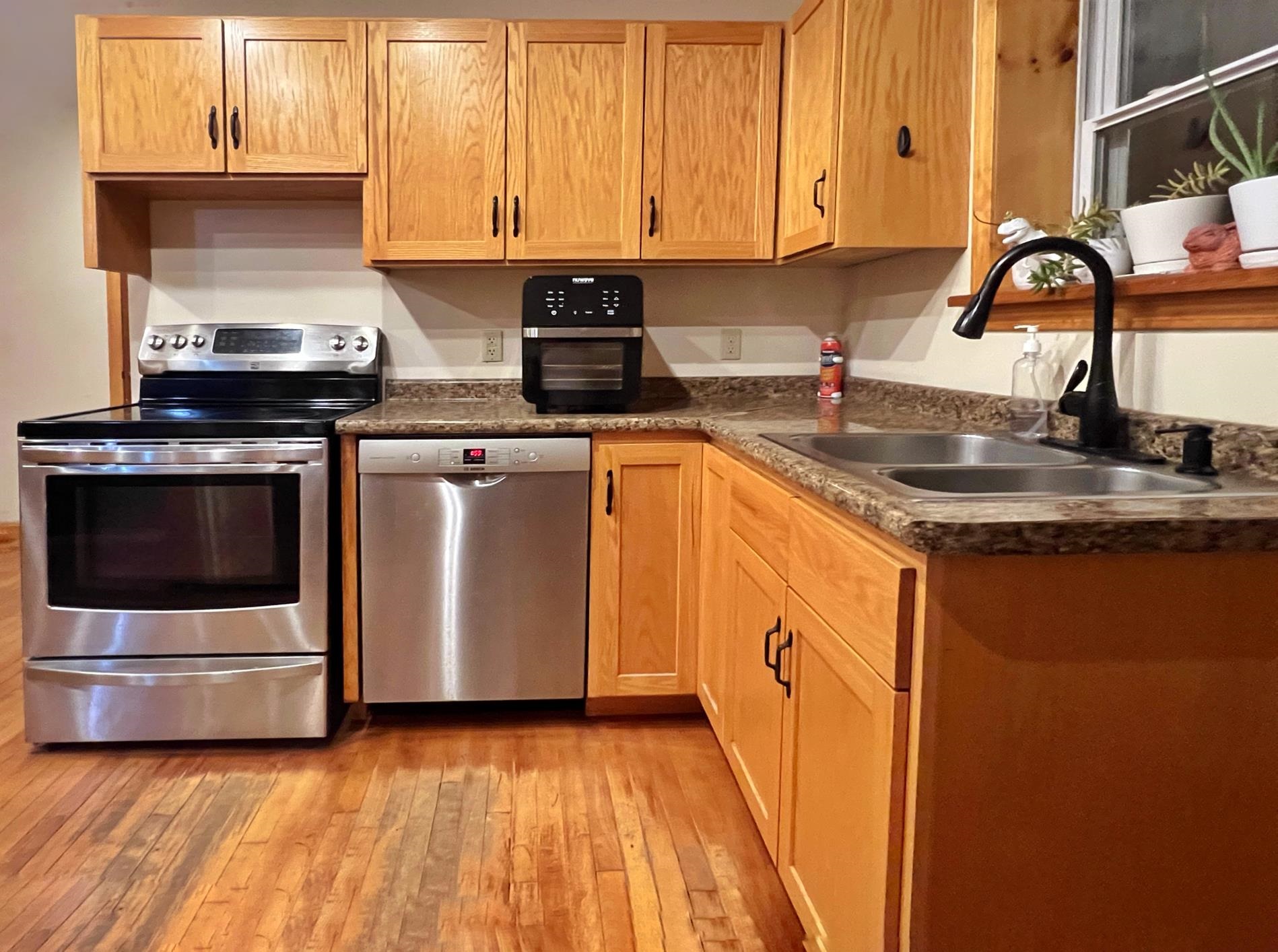 36 Summer Street Property Photo 8